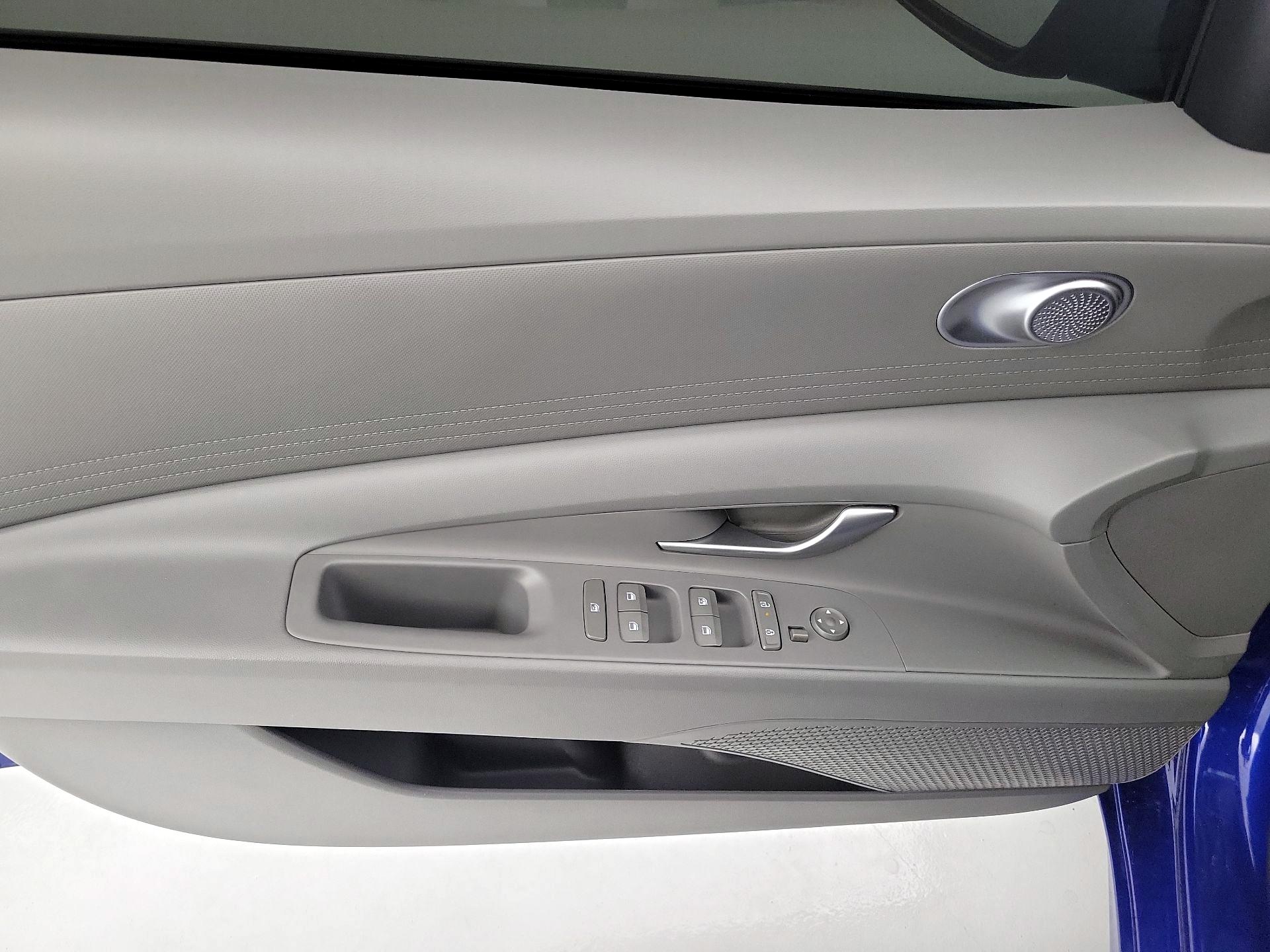 Thumbnail: 2024 Hyundai Elantra - 12