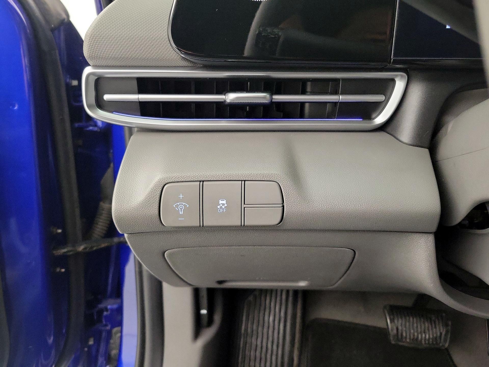 Thumbnail: 2024 Hyundai Elantra - 13