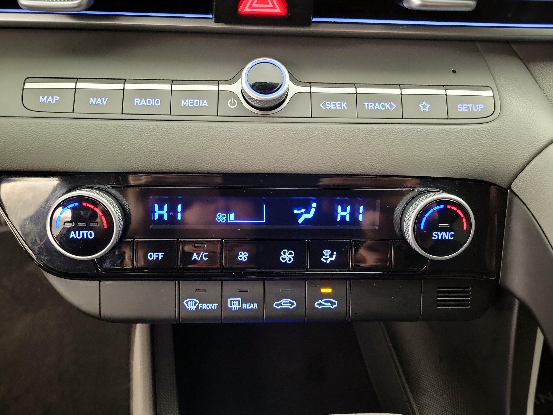 Thumbnail: 2024 Hyundai Elantra - 17