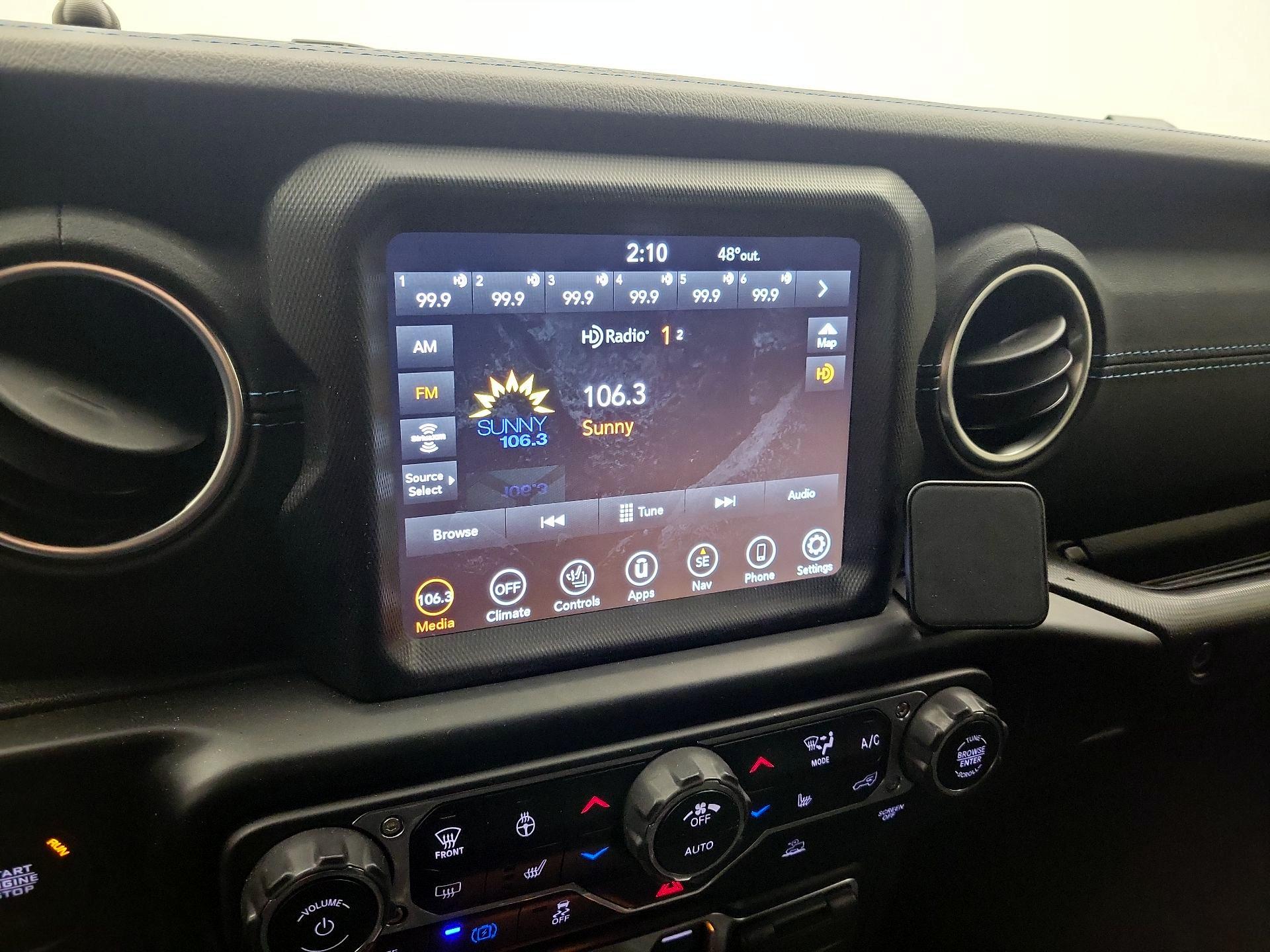 Thumbnail: 2022 Jeep Wrangler - 16