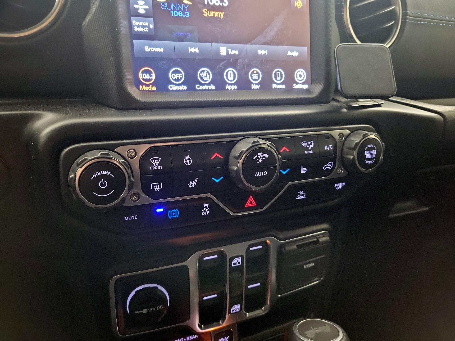 Thumbnail: 2022 Jeep Wrangler - 17