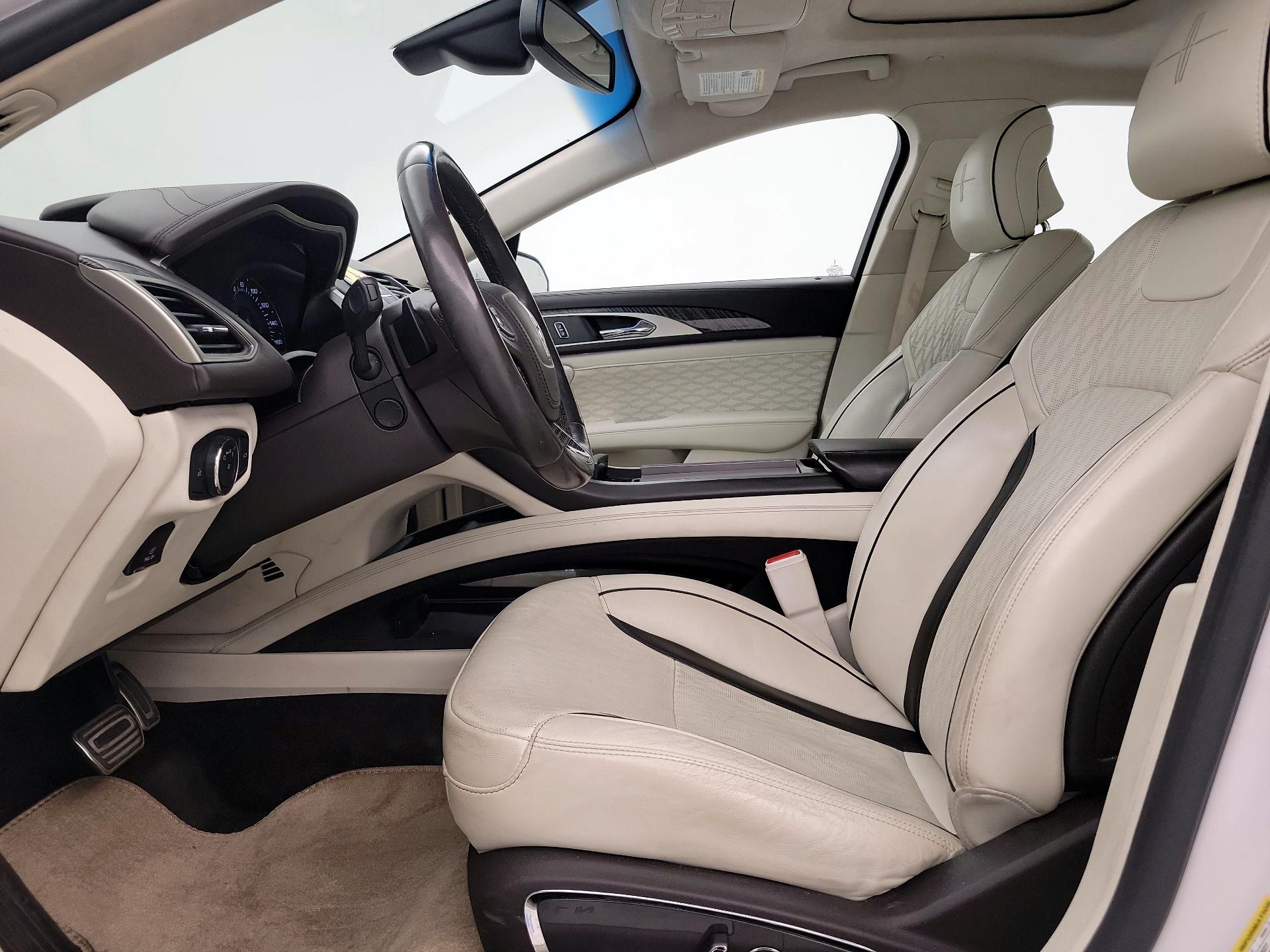 Thumbnail: 2017 Lincoln MKZ - 11