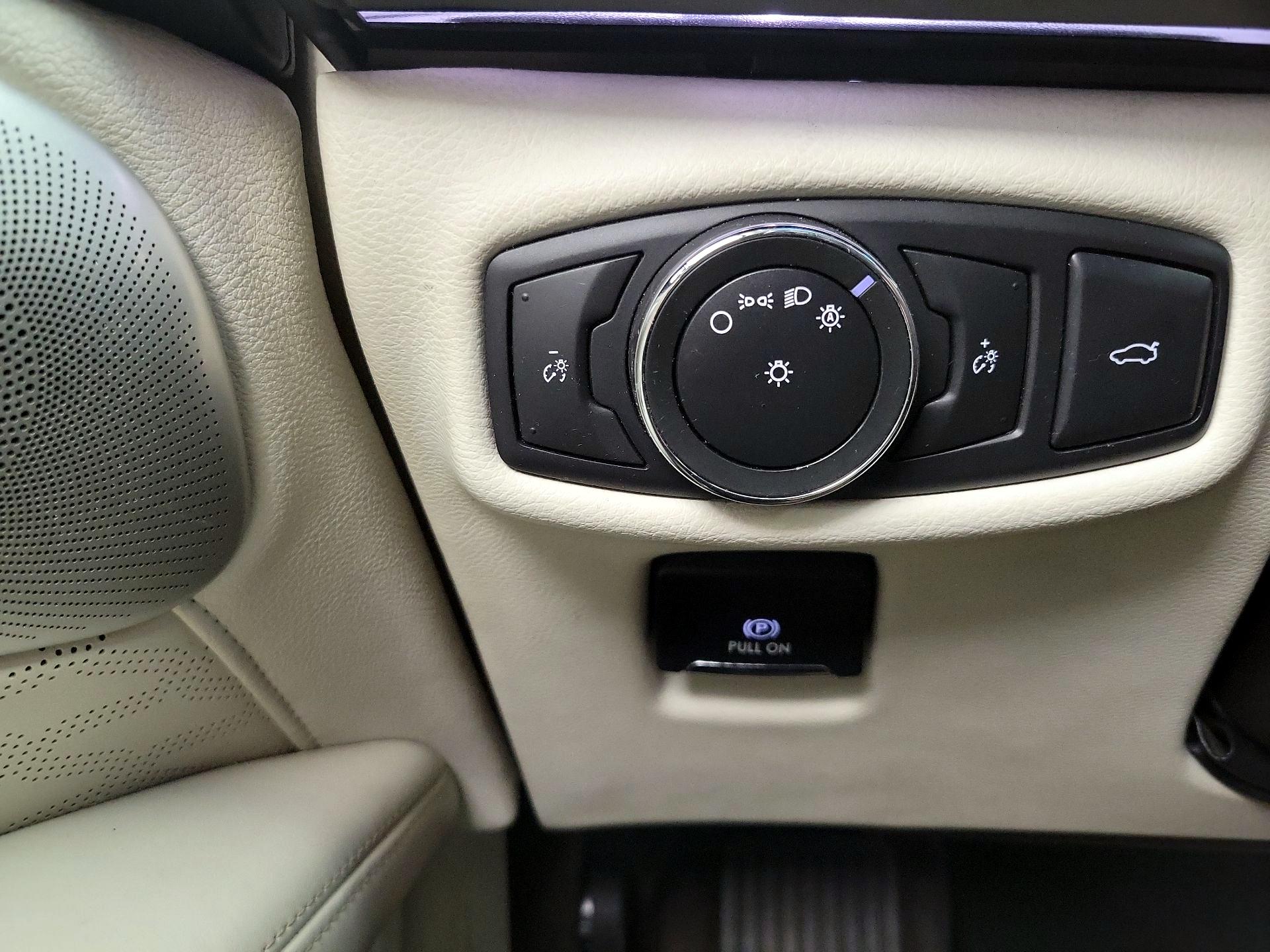 Thumbnail: 2017 Lincoln MKZ - 13