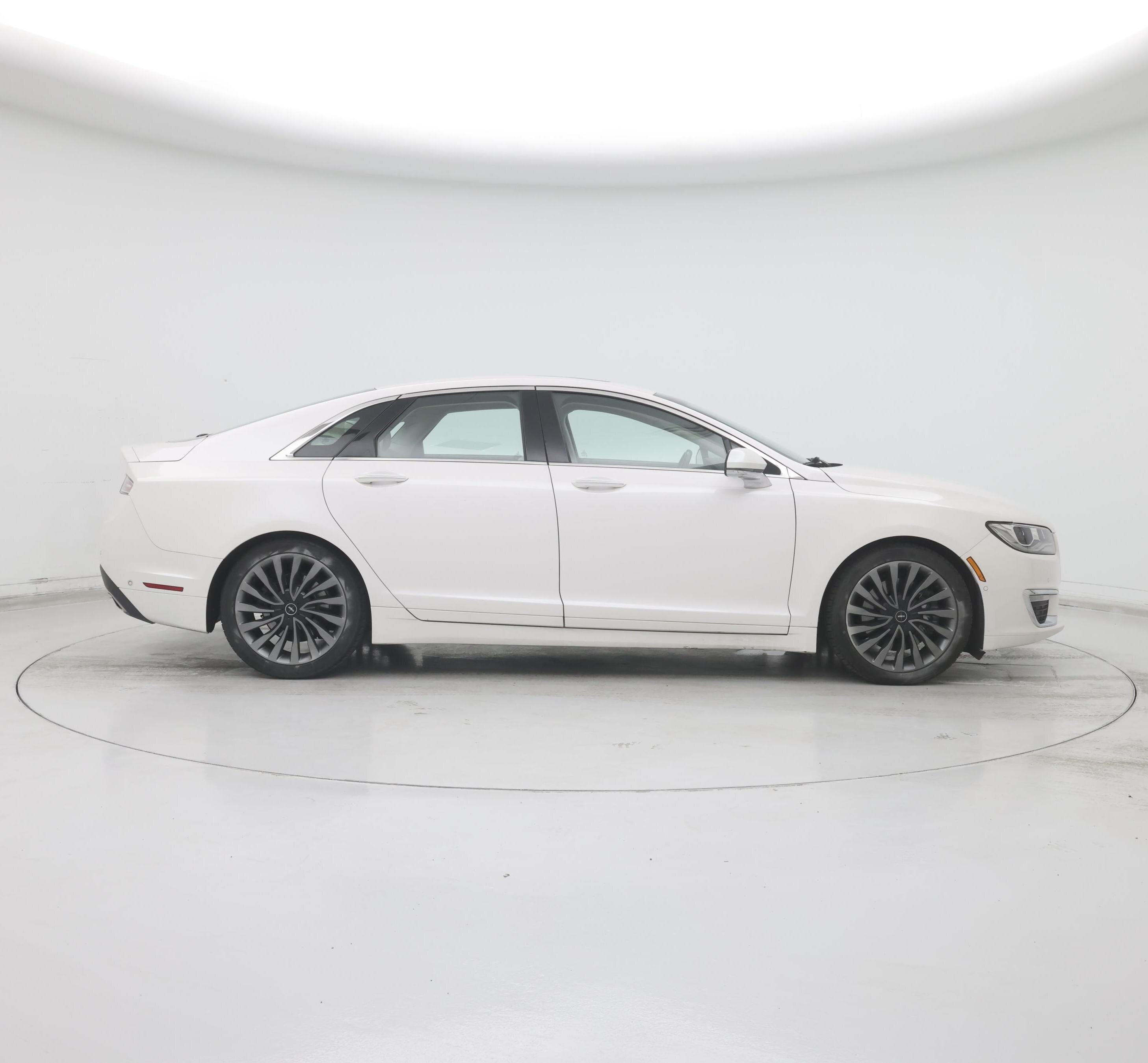 Thumbnail: 2017 Lincoln MKZ - 7