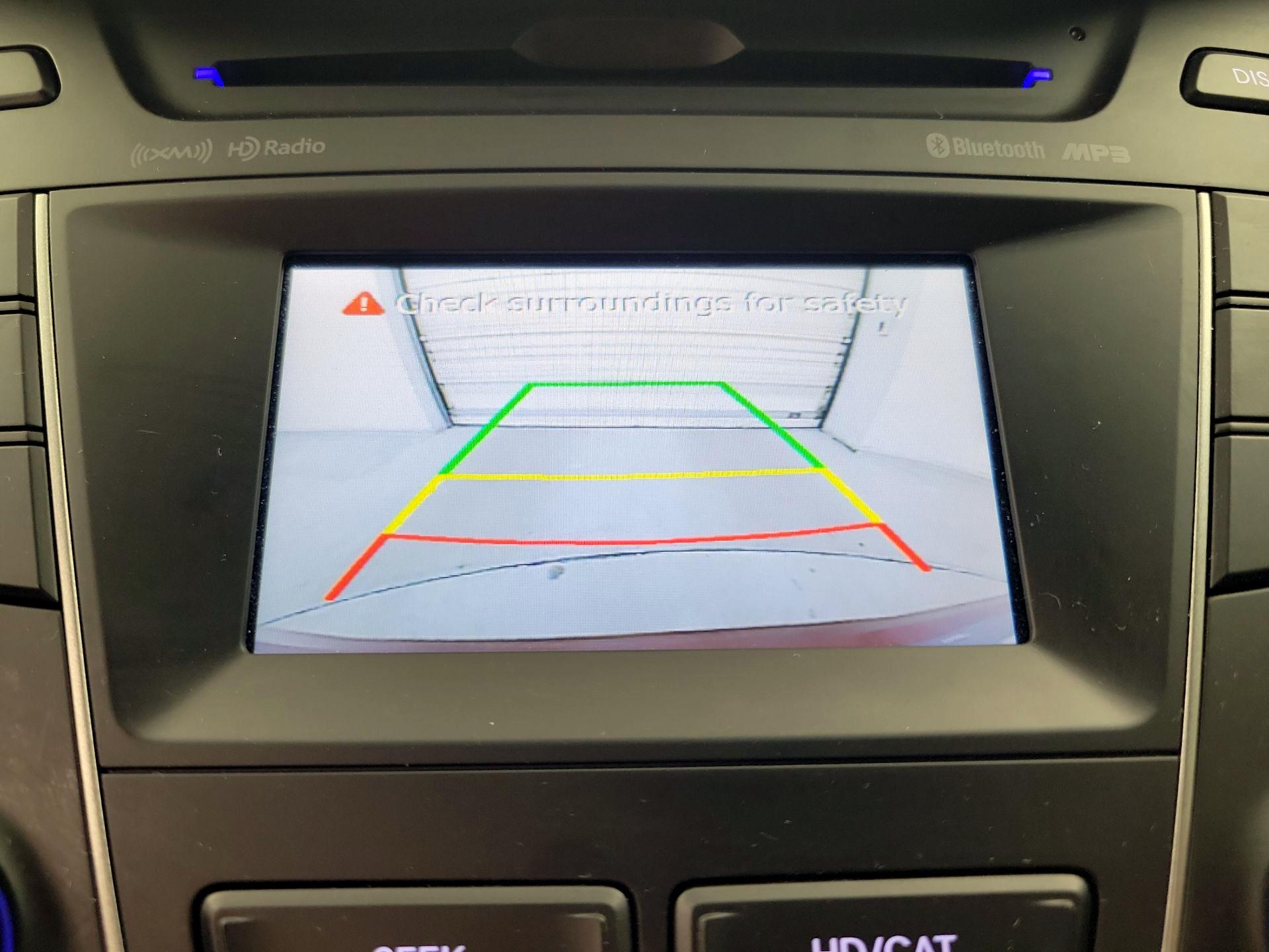 Thumbnail: 2015 Hyundai Santa Fe - 14