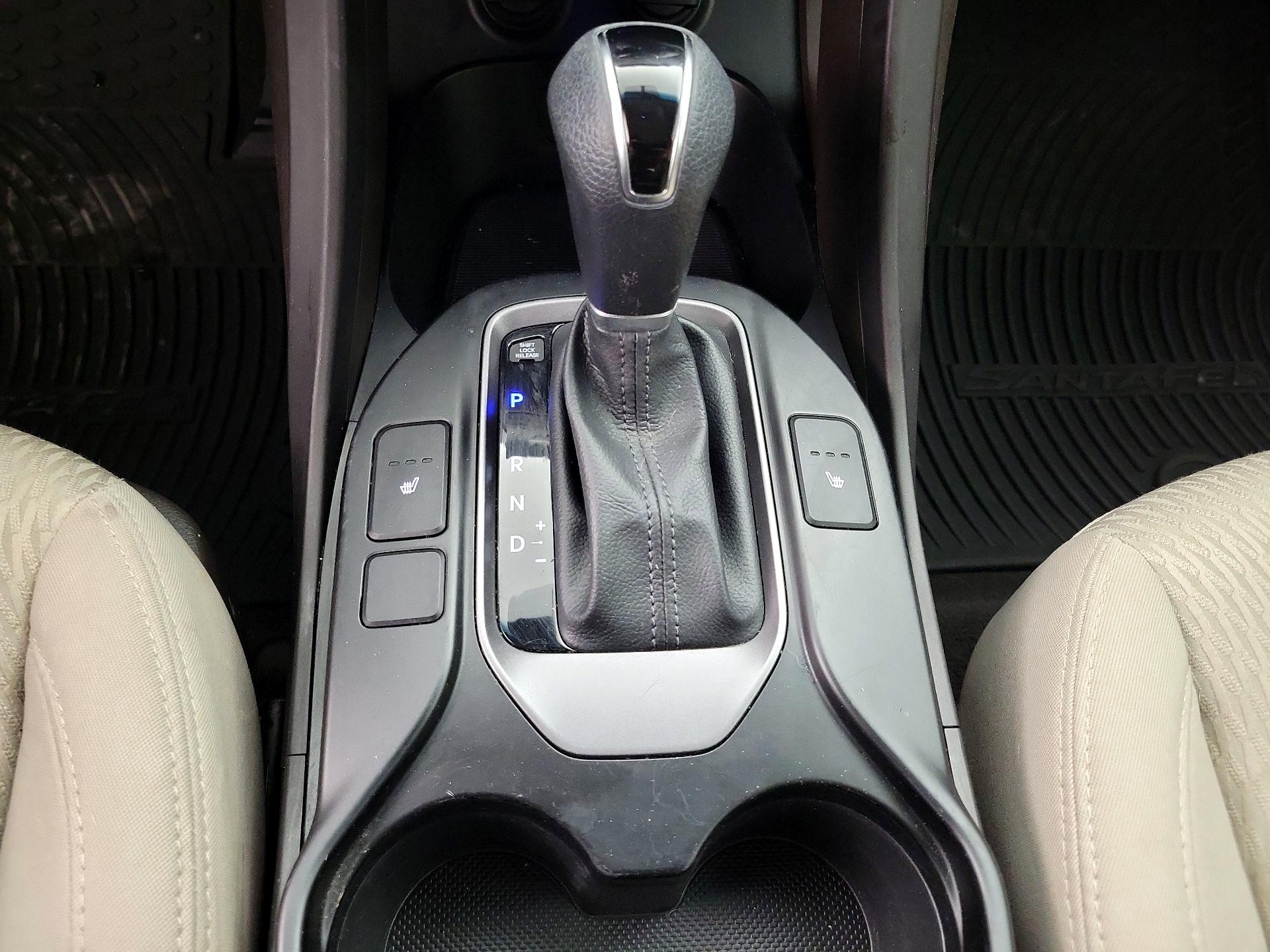 Thumbnail: 2015 Hyundai Santa Fe - 17