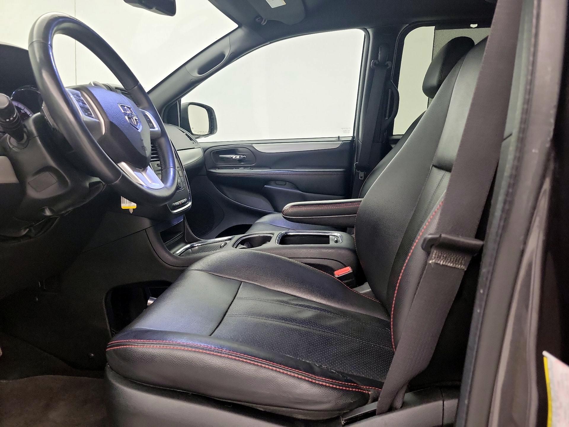 Thumbnail: 2017 Dodge Grand Caravan - 11