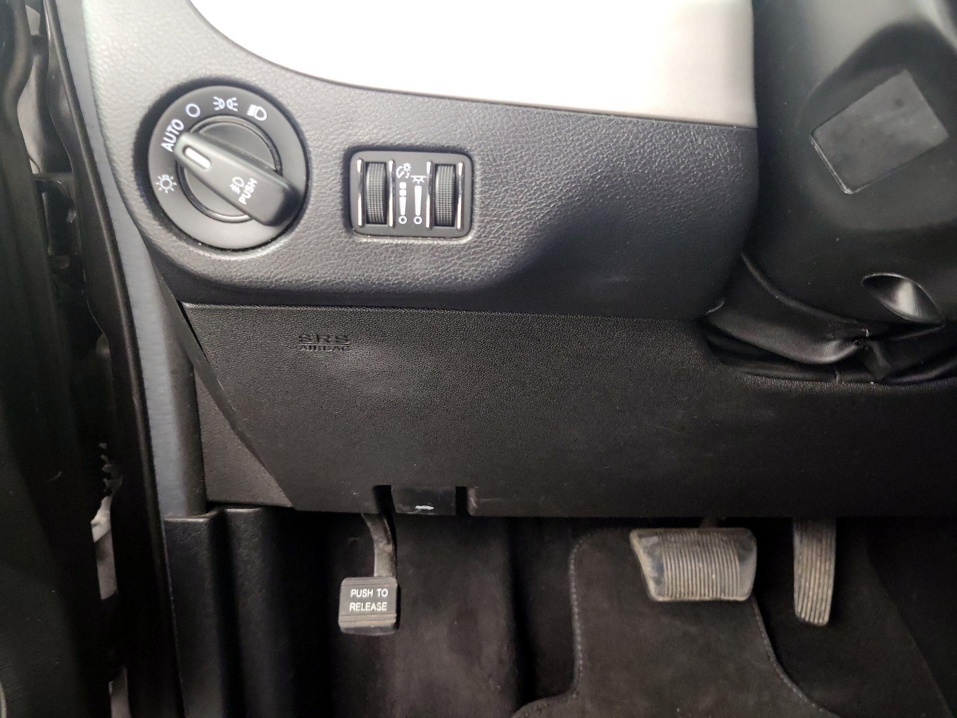 Thumbnail: 2017 Dodge Grand Caravan - 13