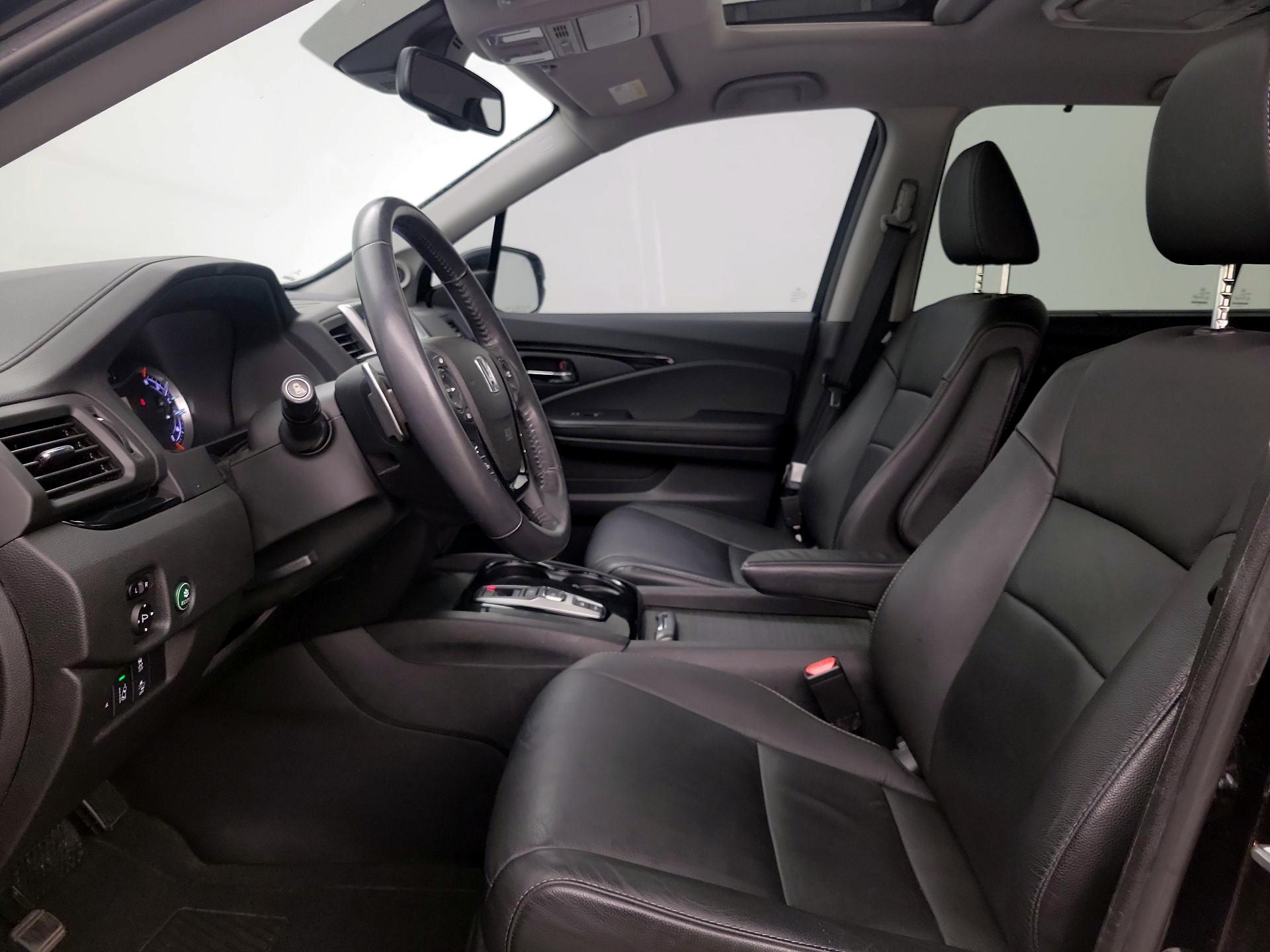 Thumbnail: 2017 Honda Pilot - 11