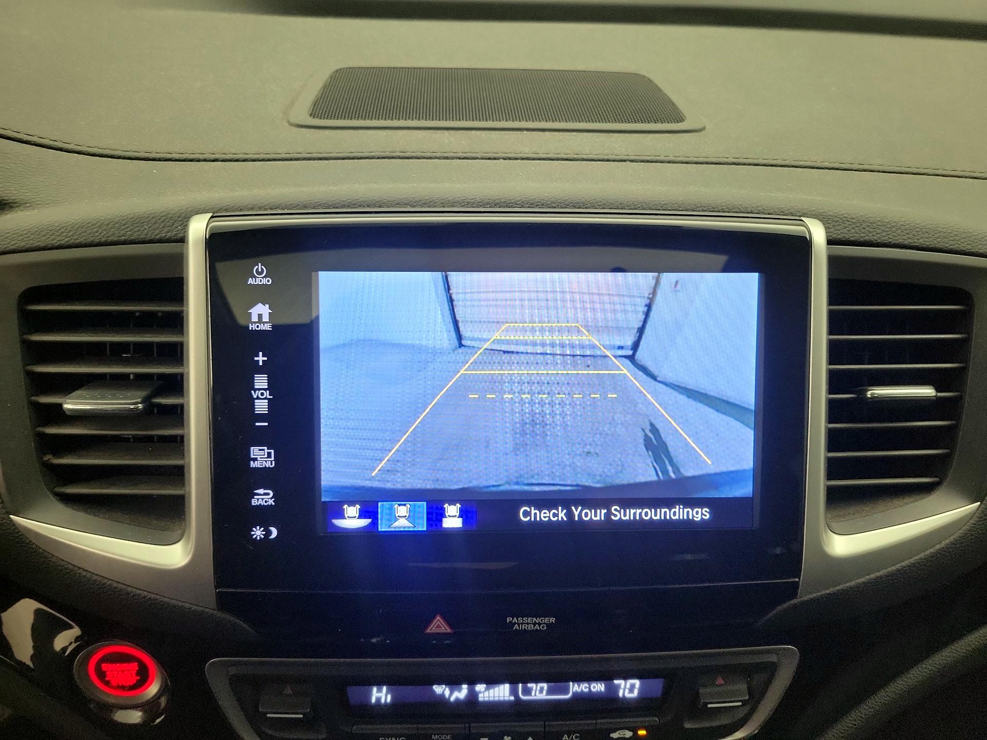 Thumbnail: 2017 Honda Pilot - 15