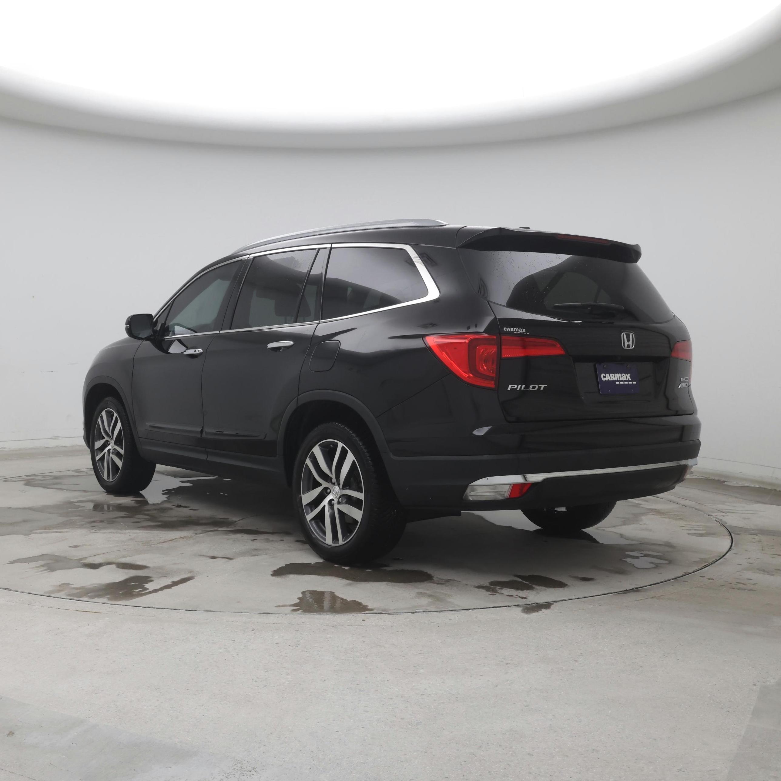 Thumbnail: 2017 Honda Pilot - 2