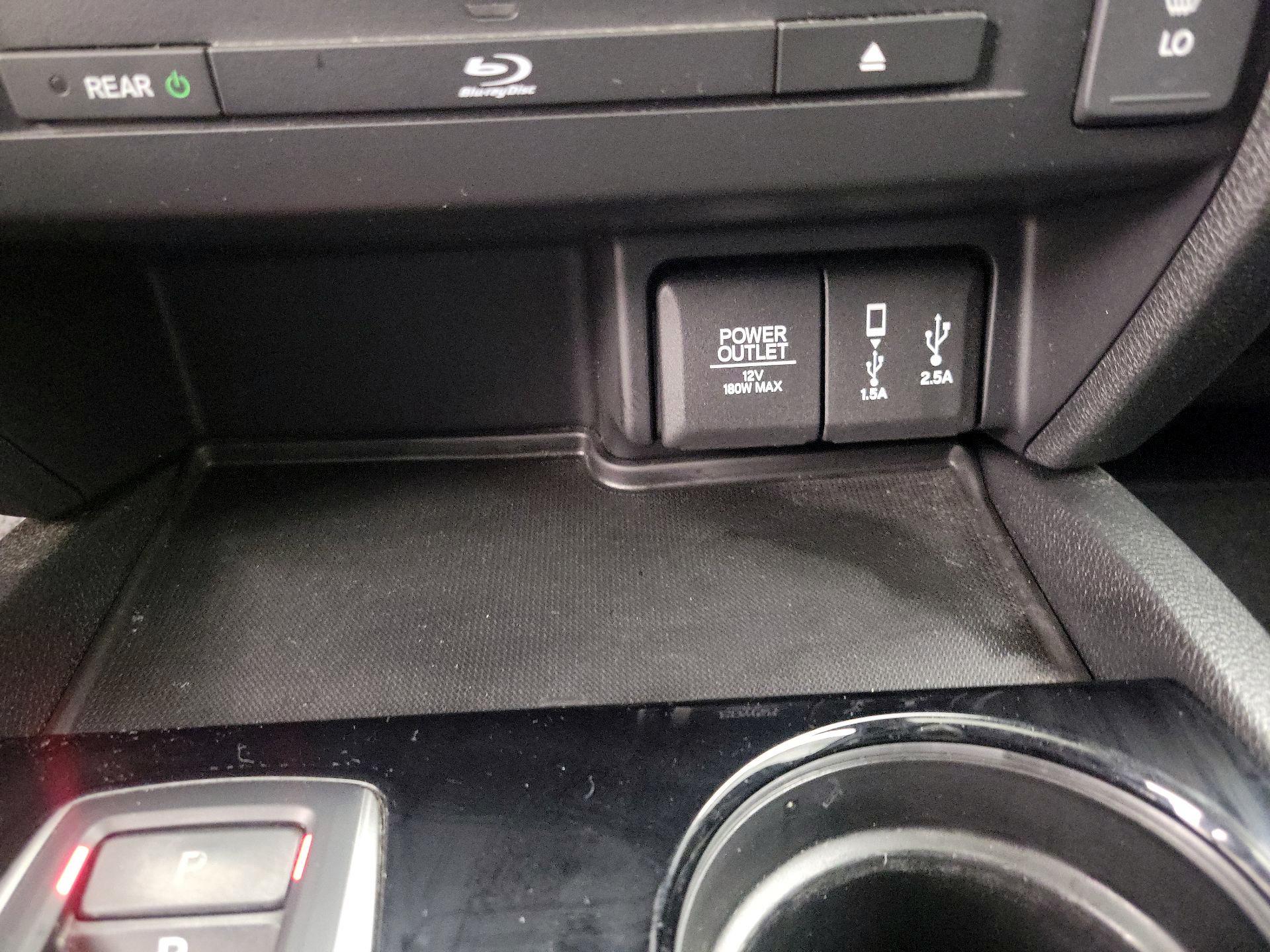 Thumbnail: 2017 Honda Pilot - 19