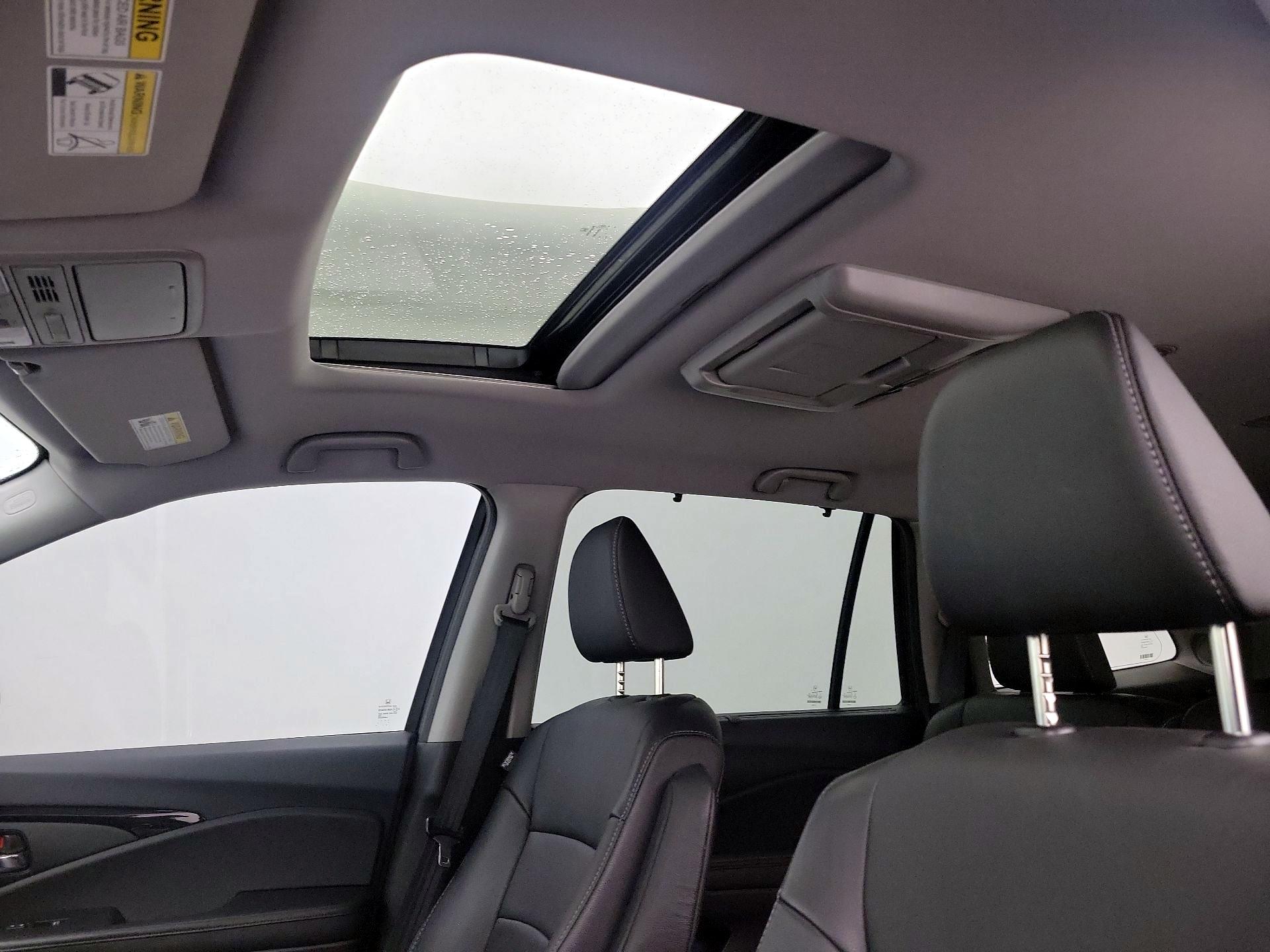 Thumbnail: 2017 Honda Pilot - 20