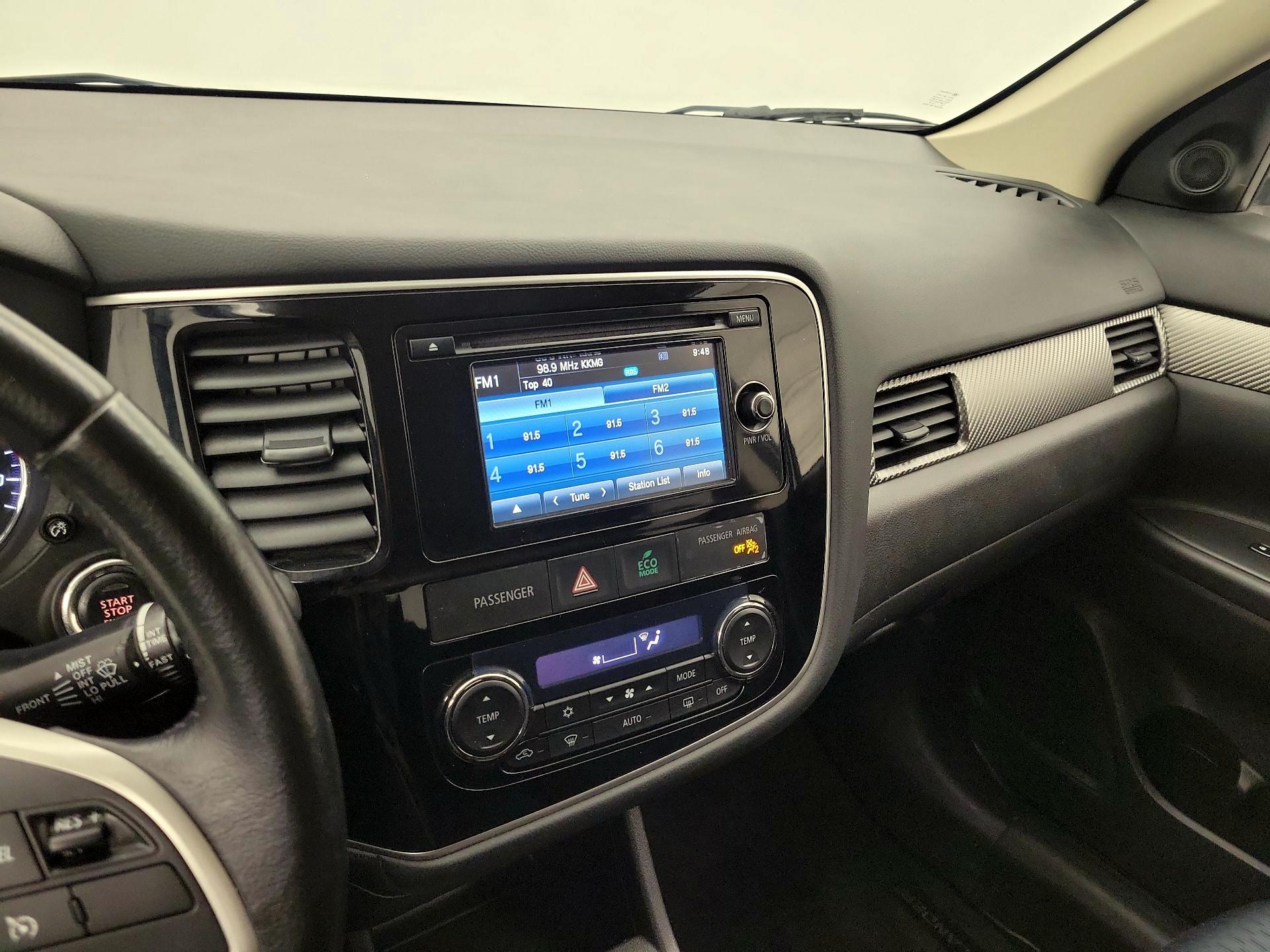 Thumbnail: 2014 Mitsubishi Outlander - 15