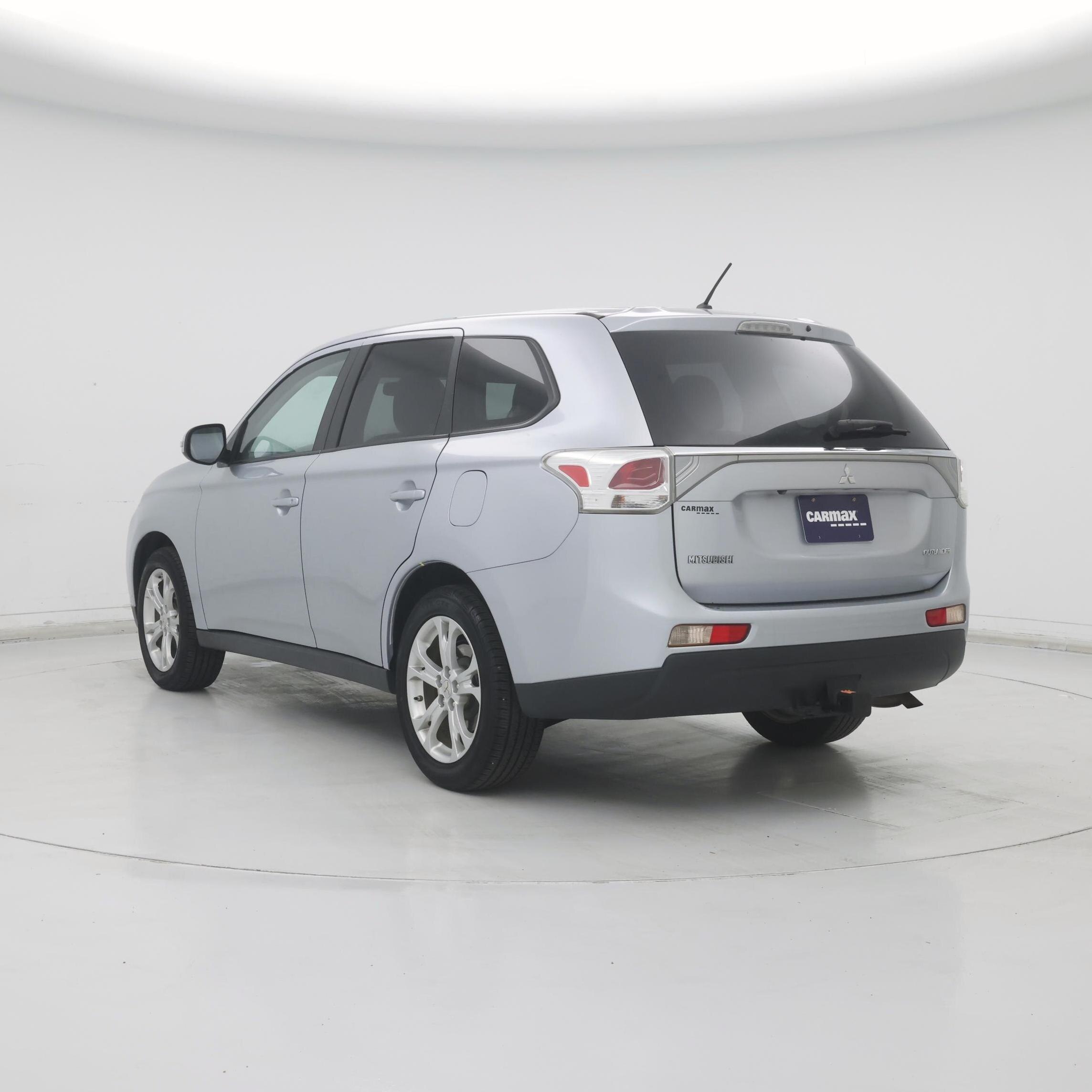 Thumbnail: 2014 Mitsubishi Outlander - 2