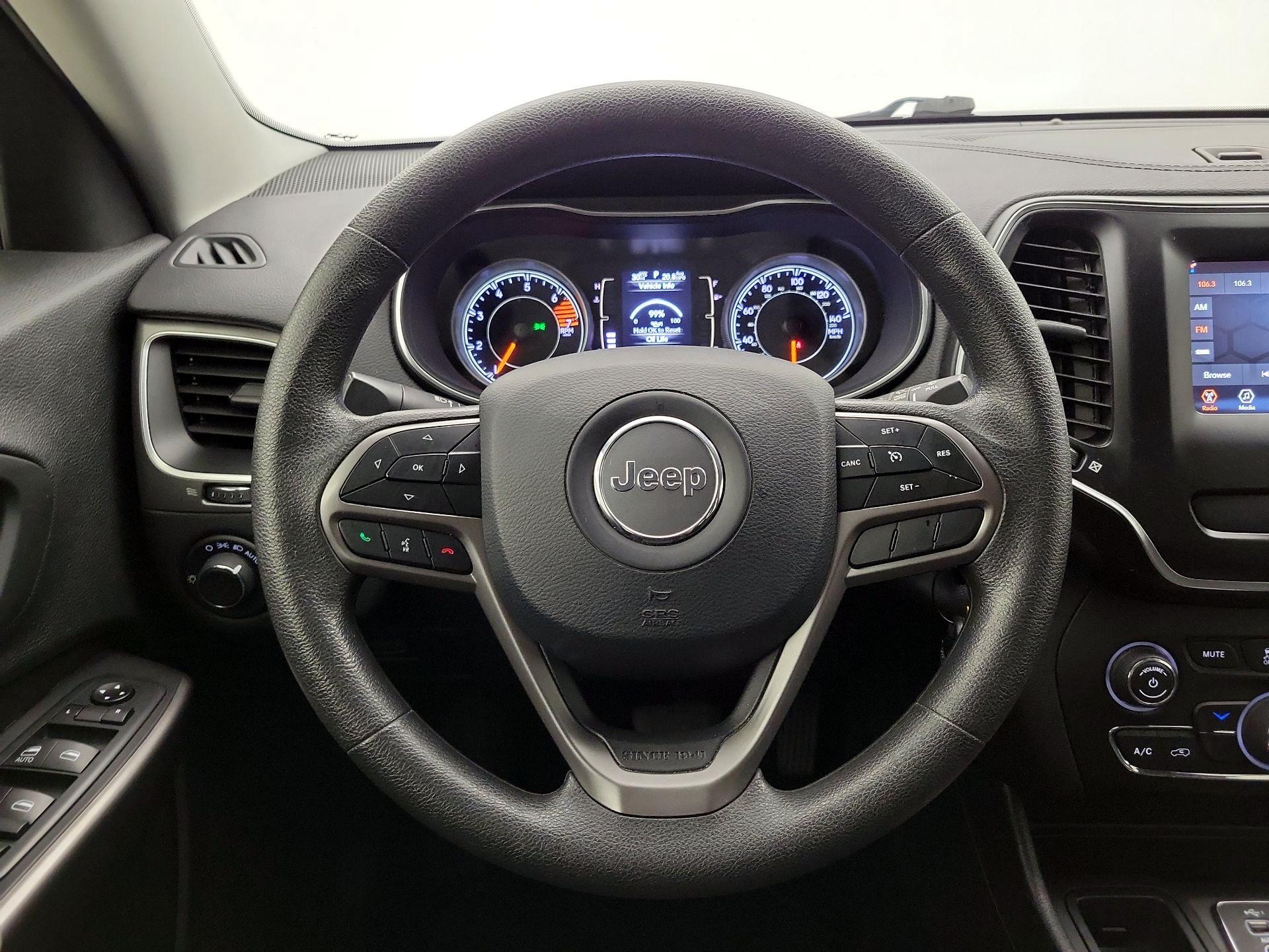 Thumbnail: 2020 Jeep Cherokee - 10