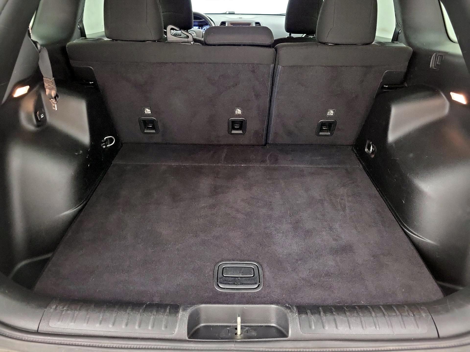 Thumbnail: 2020 Jeep Cherokee - 20