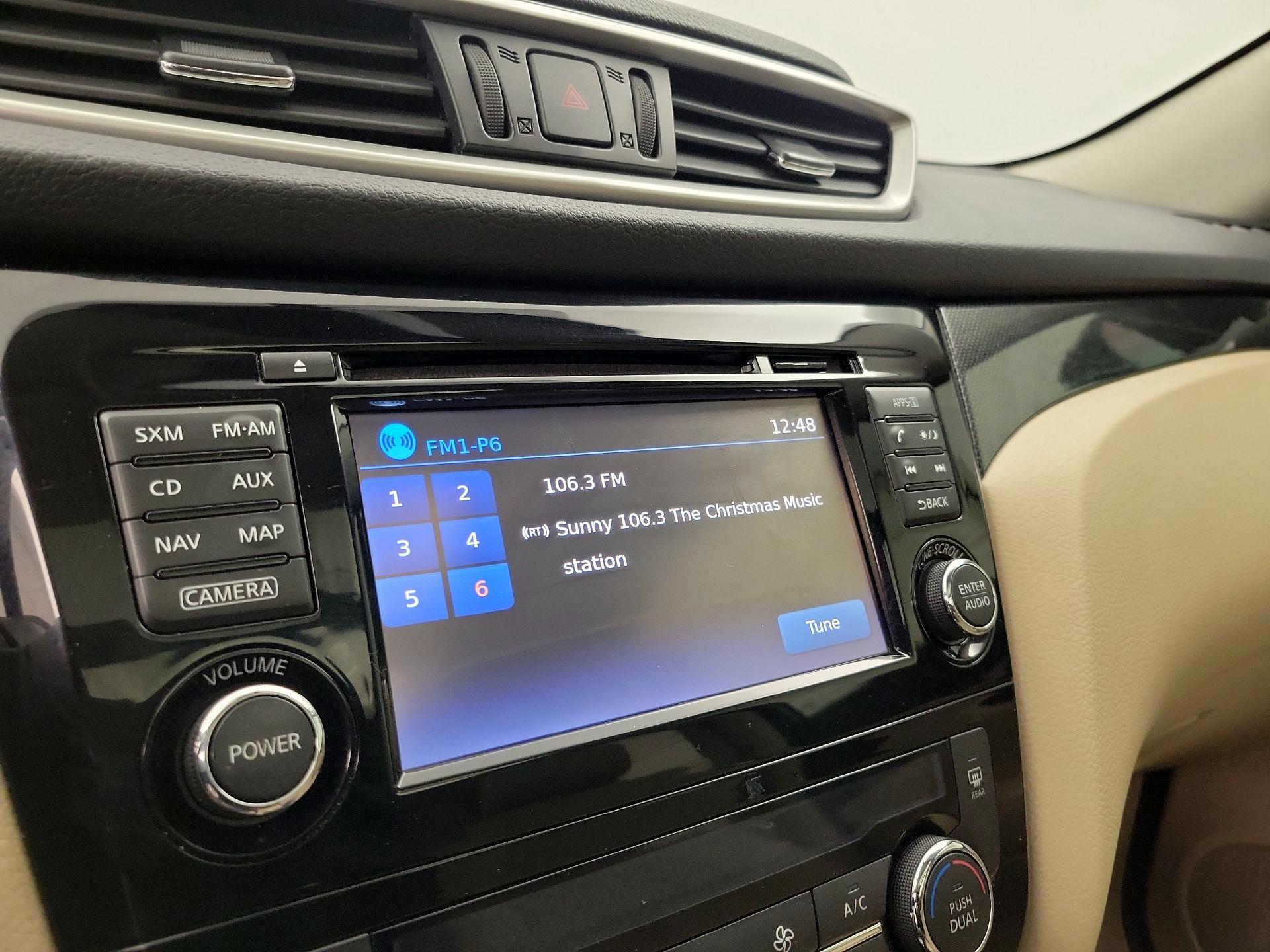 Thumbnail: 2016 Nissan Rogue - 16