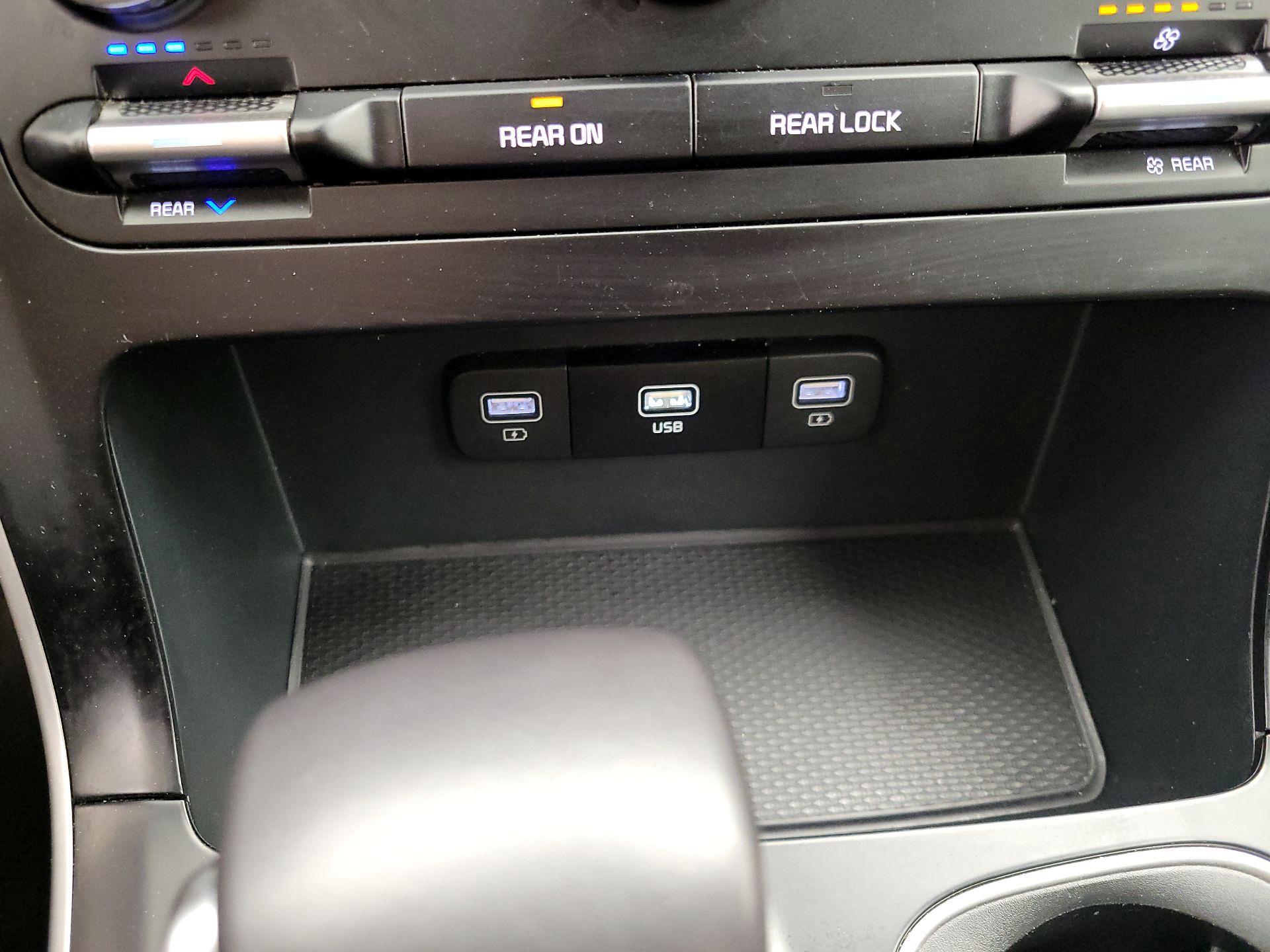 Thumbnail: 2024 Kia Carnival - 18