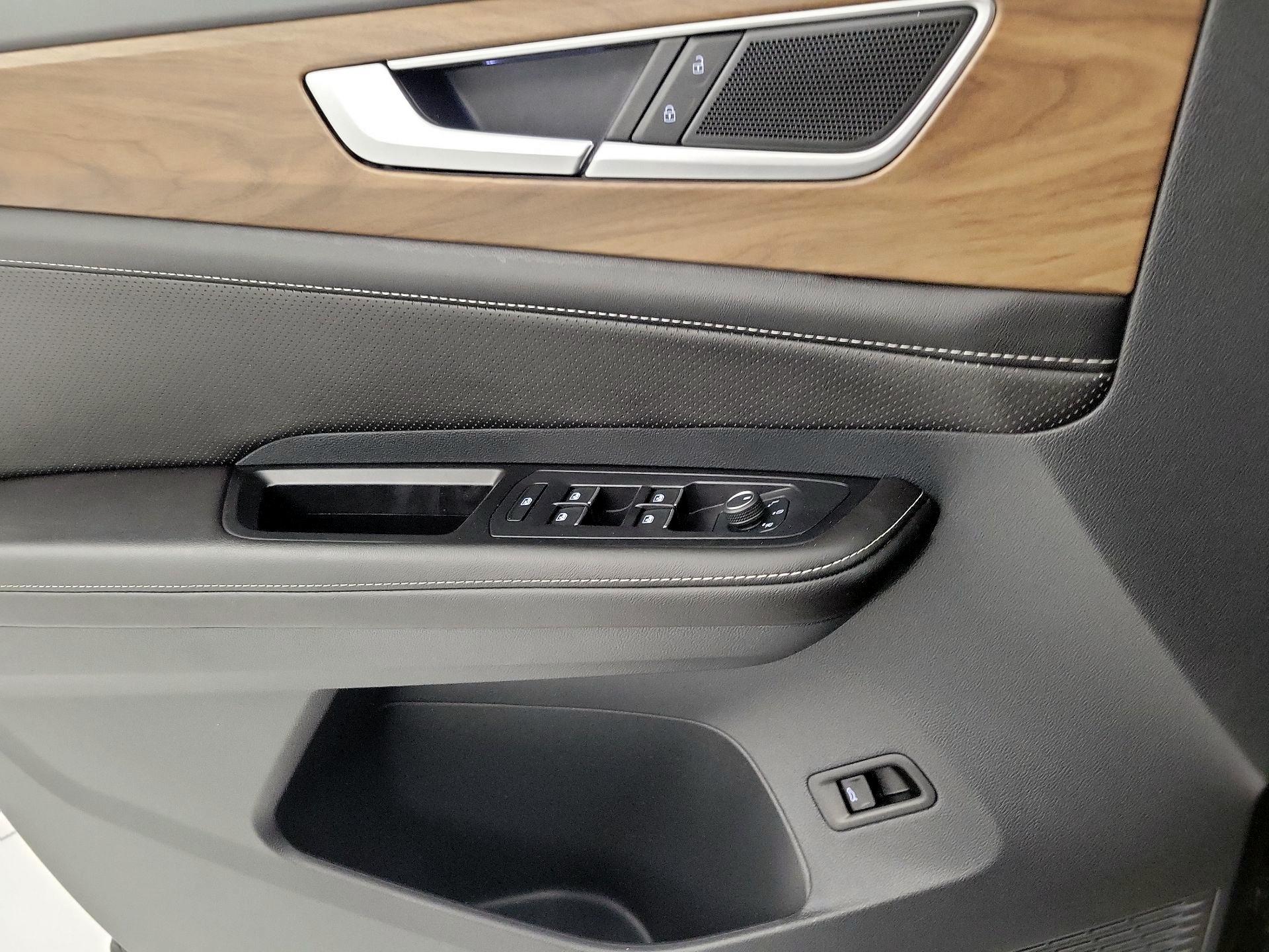 Thumbnail: 2024 Volkswagen Atlas - 12