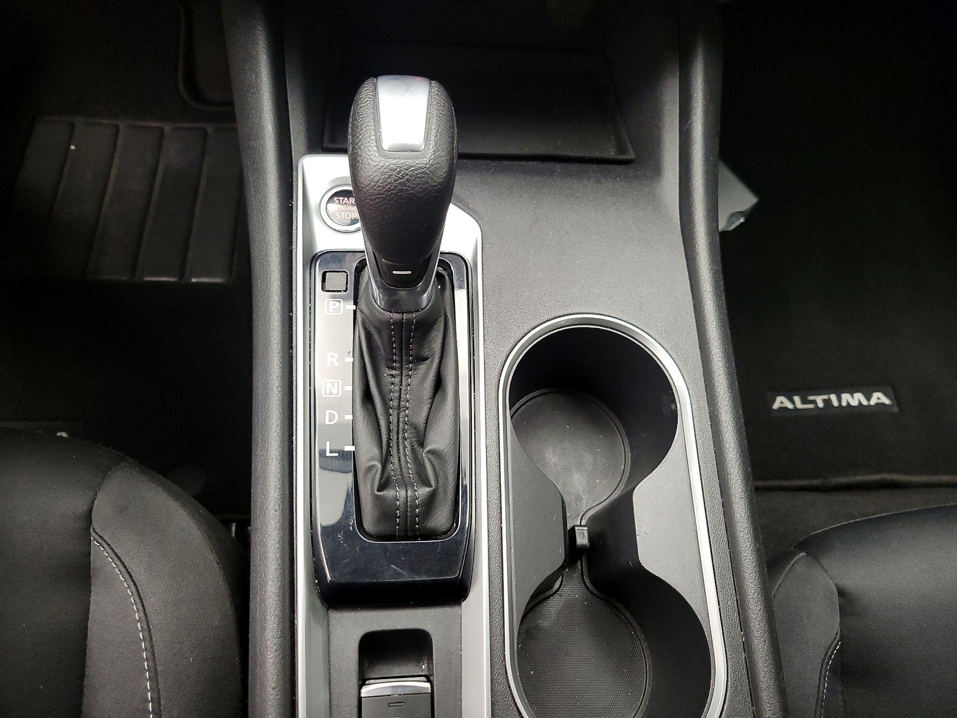 Thumbnail: 2022 Nissan Altima - 17