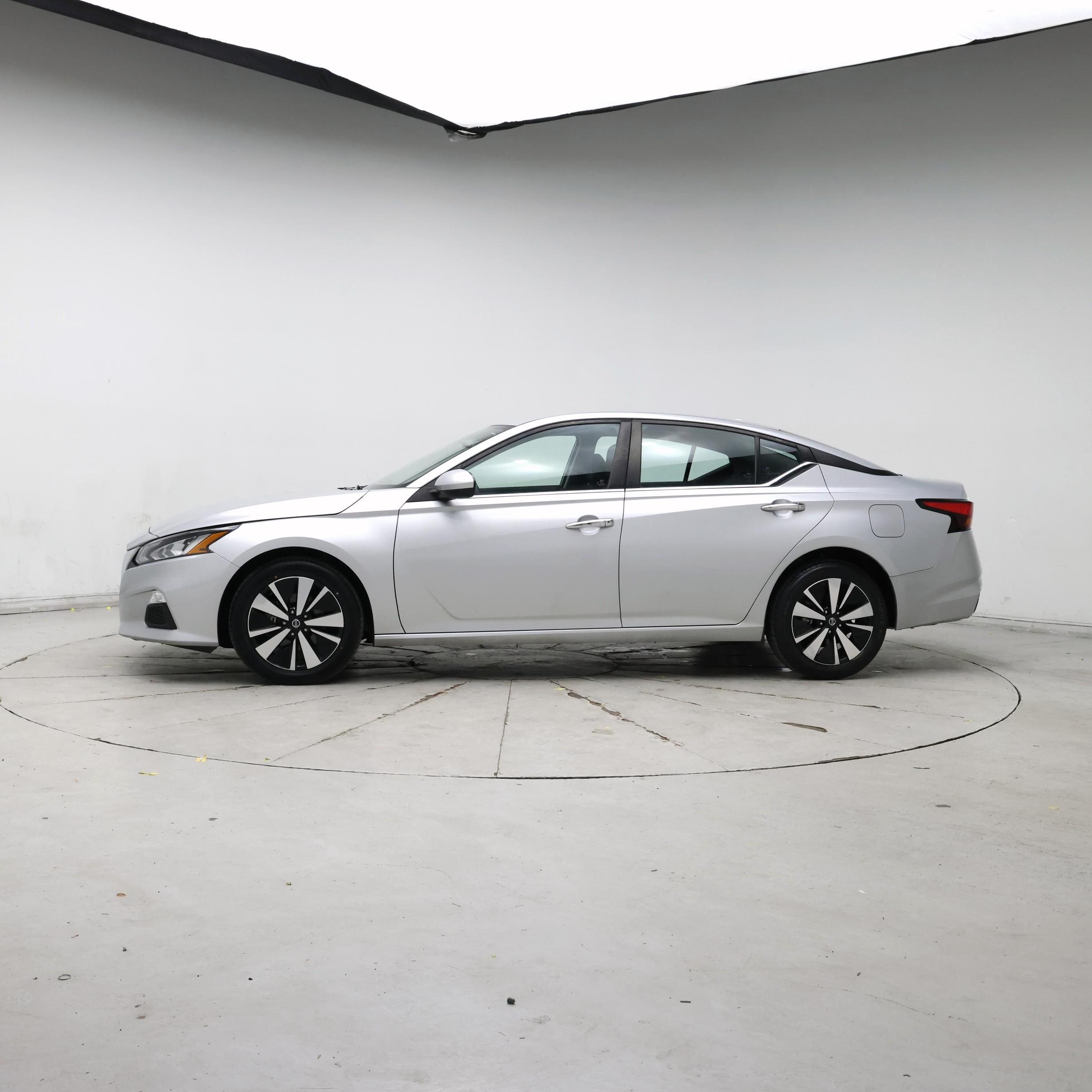 Thumbnail: 2022 Nissan Altima - 3