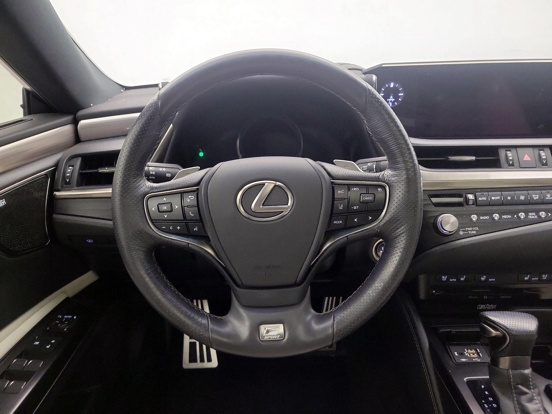 Thumbnail: 2021 Lexus ES - 10
