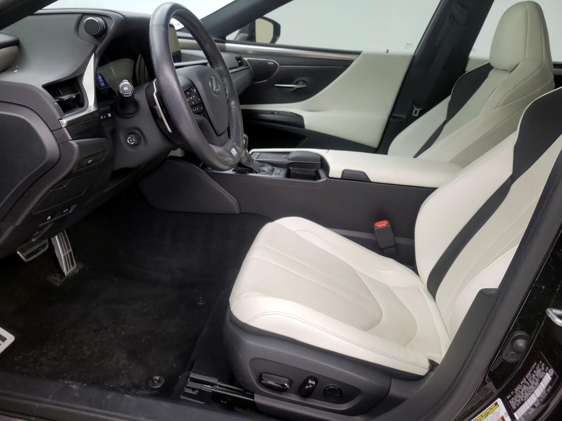 Thumbnail: 2021 Lexus ES - 11