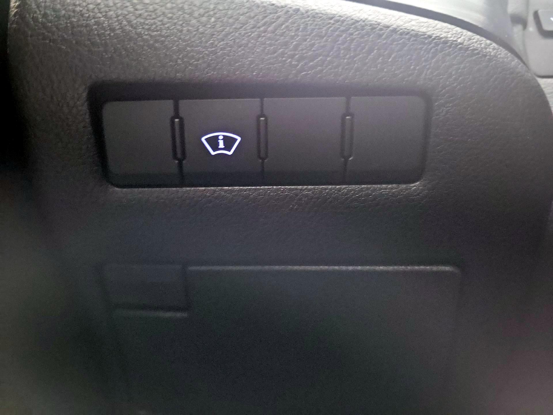 Thumbnail: 2021 Lexus ES - 13