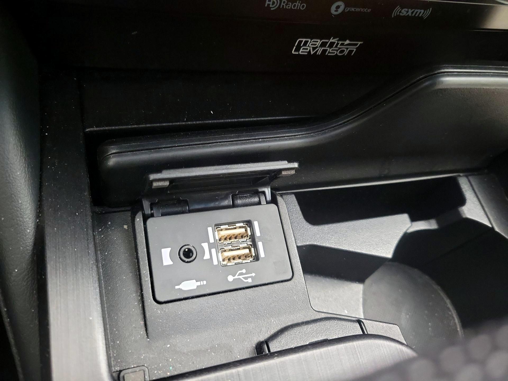 Thumbnail: 2021 Lexus ES - 18