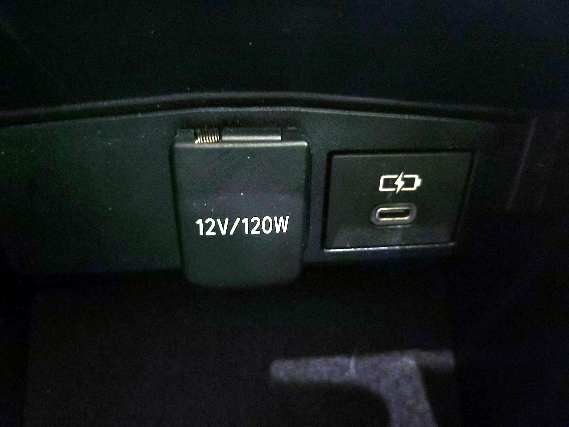 Thumbnail: 2023 Toyota Corolla - 18