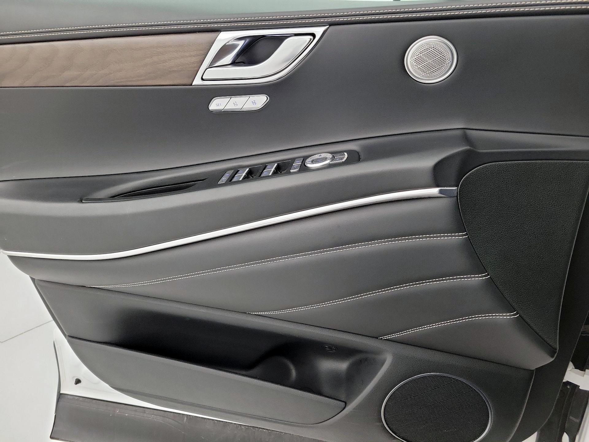 Thumbnail: 2024 Genesis GV80 - 12