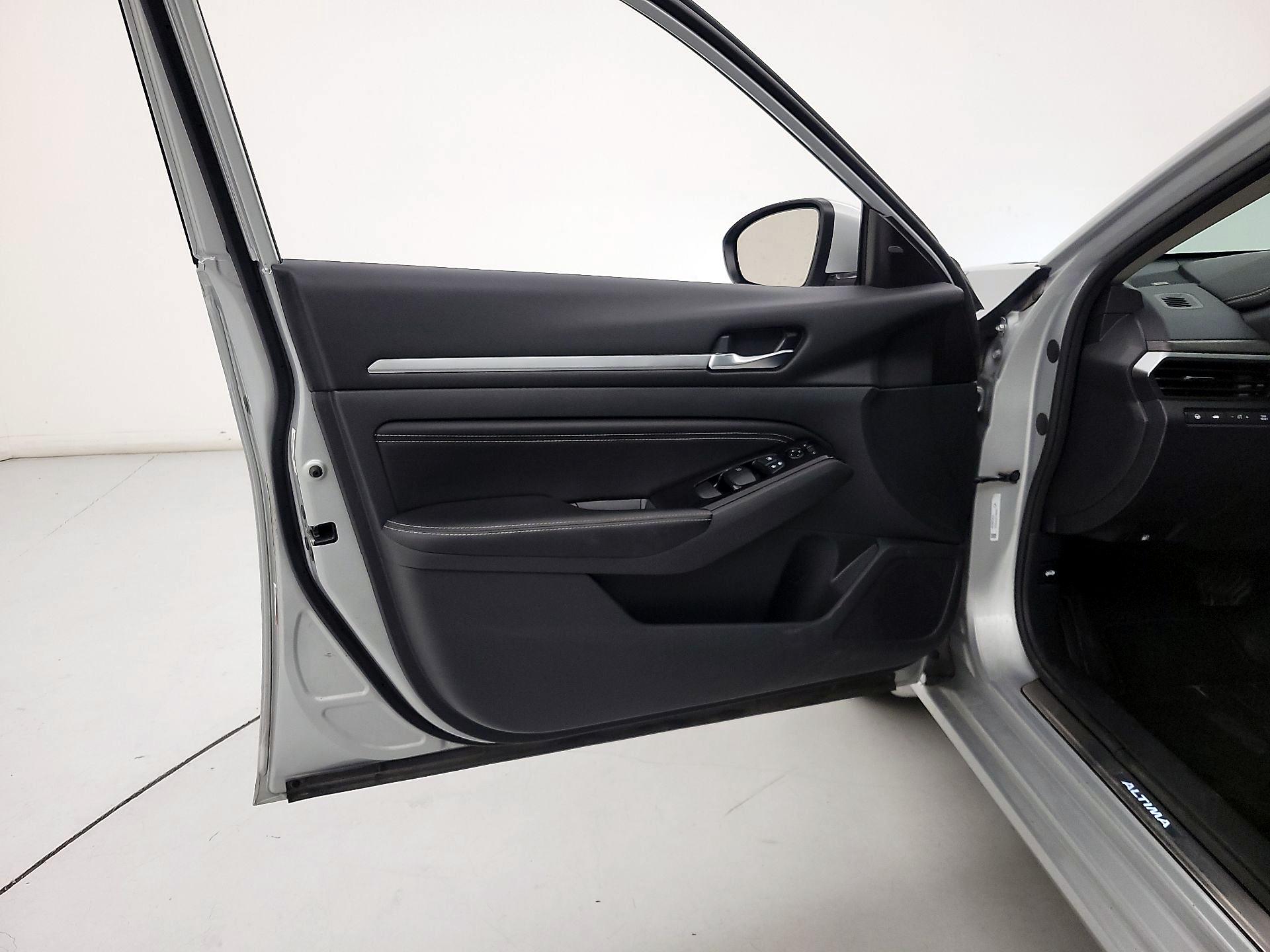 Thumbnail: 2023 Nissan Altima - 12