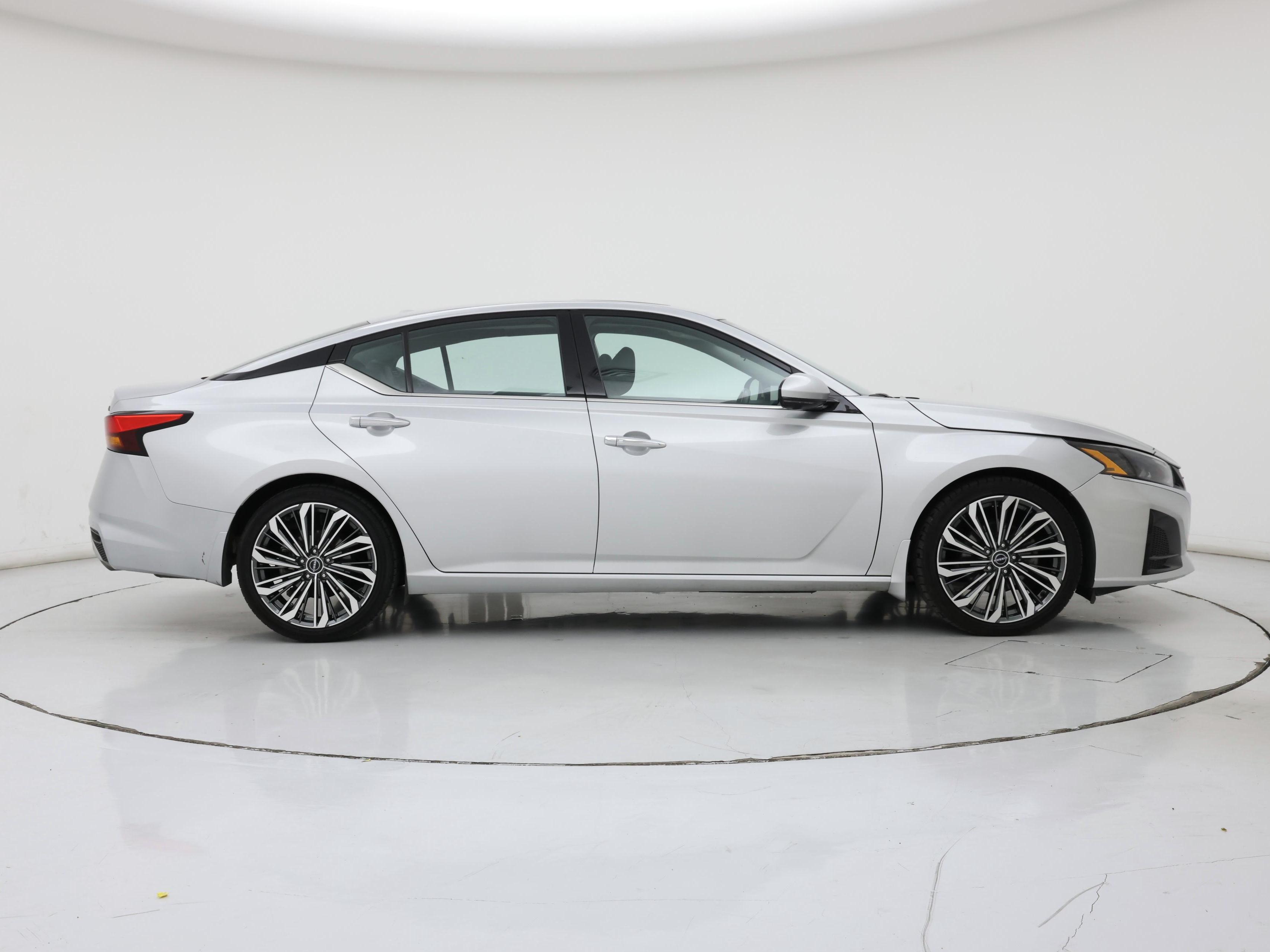 Thumbnail: 2023 Nissan Altima - 7