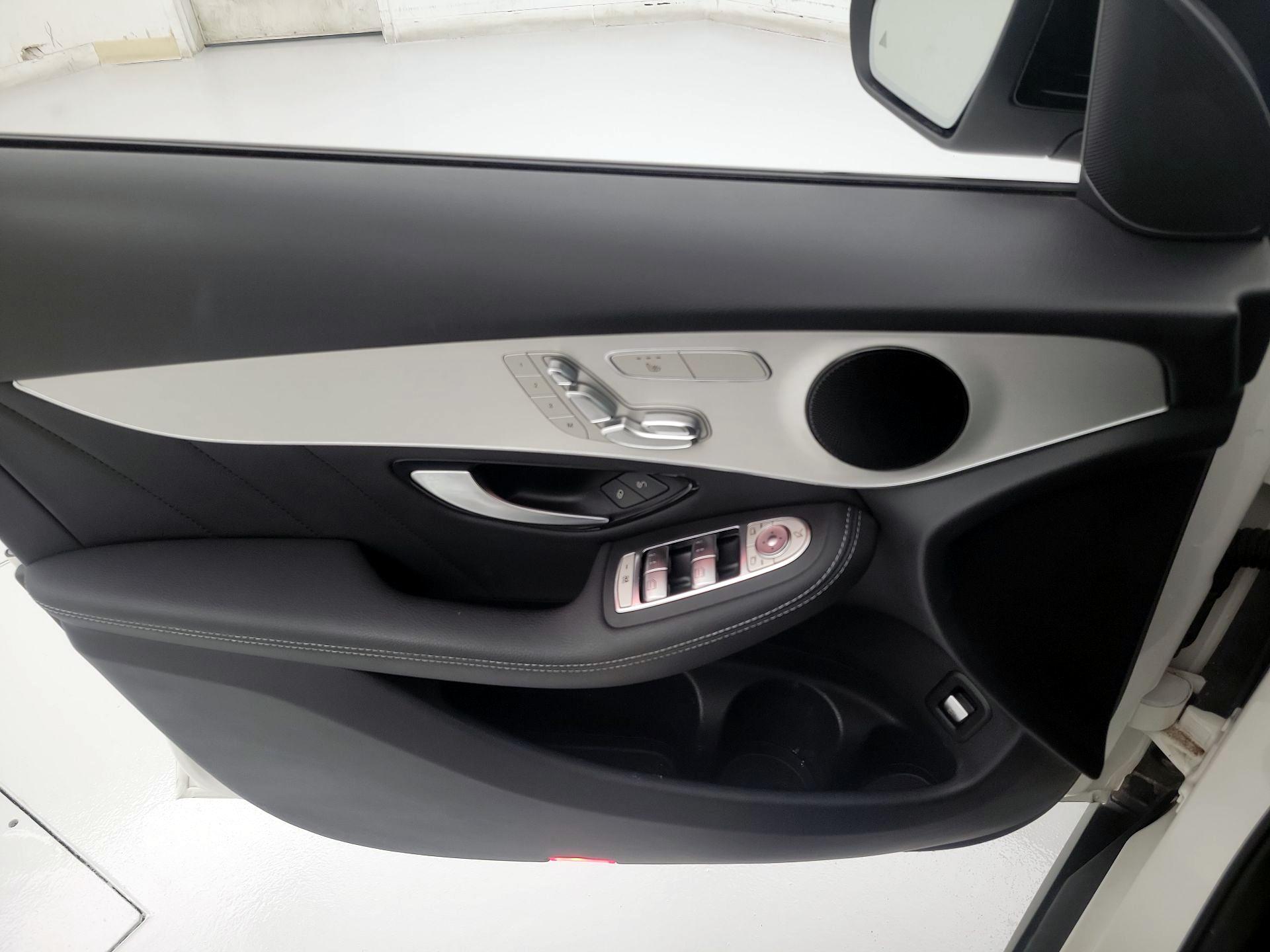 Thumbnail: 2022 Mercedes-Benz GLC - 12