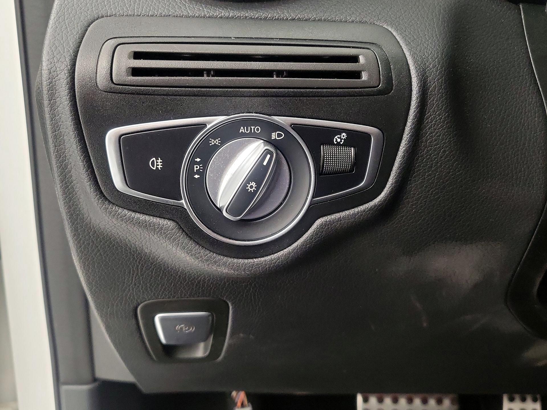 Thumbnail: 2022 Mercedes-Benz GLC - 13