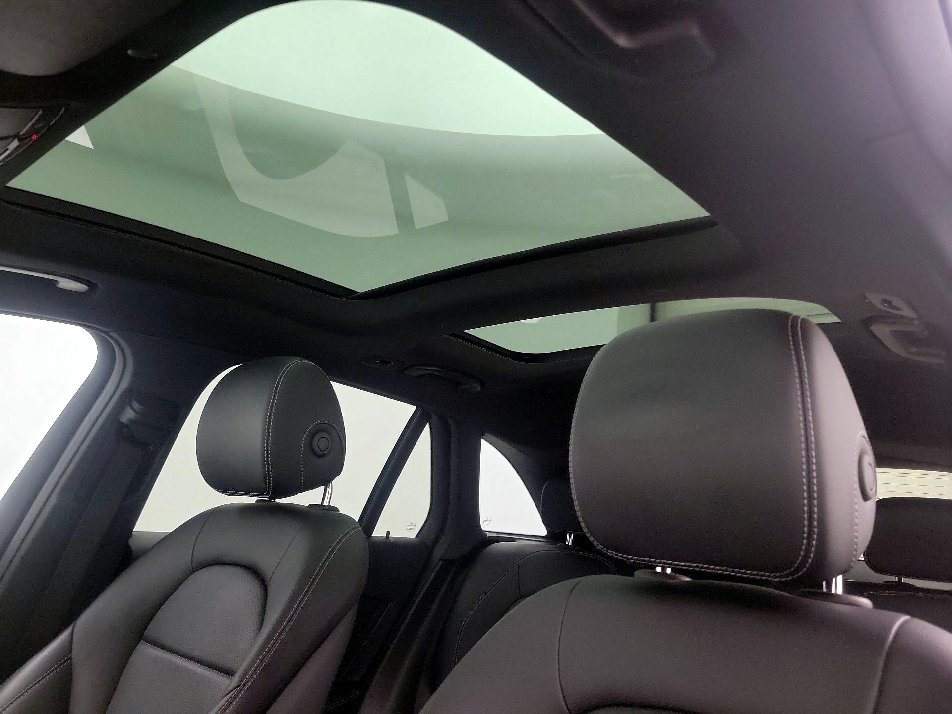 Thumbnail: 2022 Mercedes-Benz GLC - 19