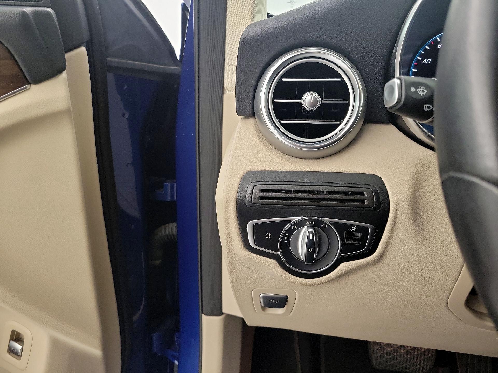 Thumbnail: 2022 Mercedes-Benz GLC - 13