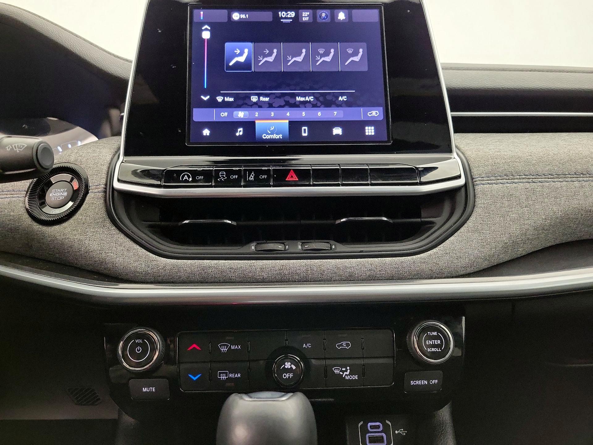 Thumbnail: 2025 Jeep Compass - 16