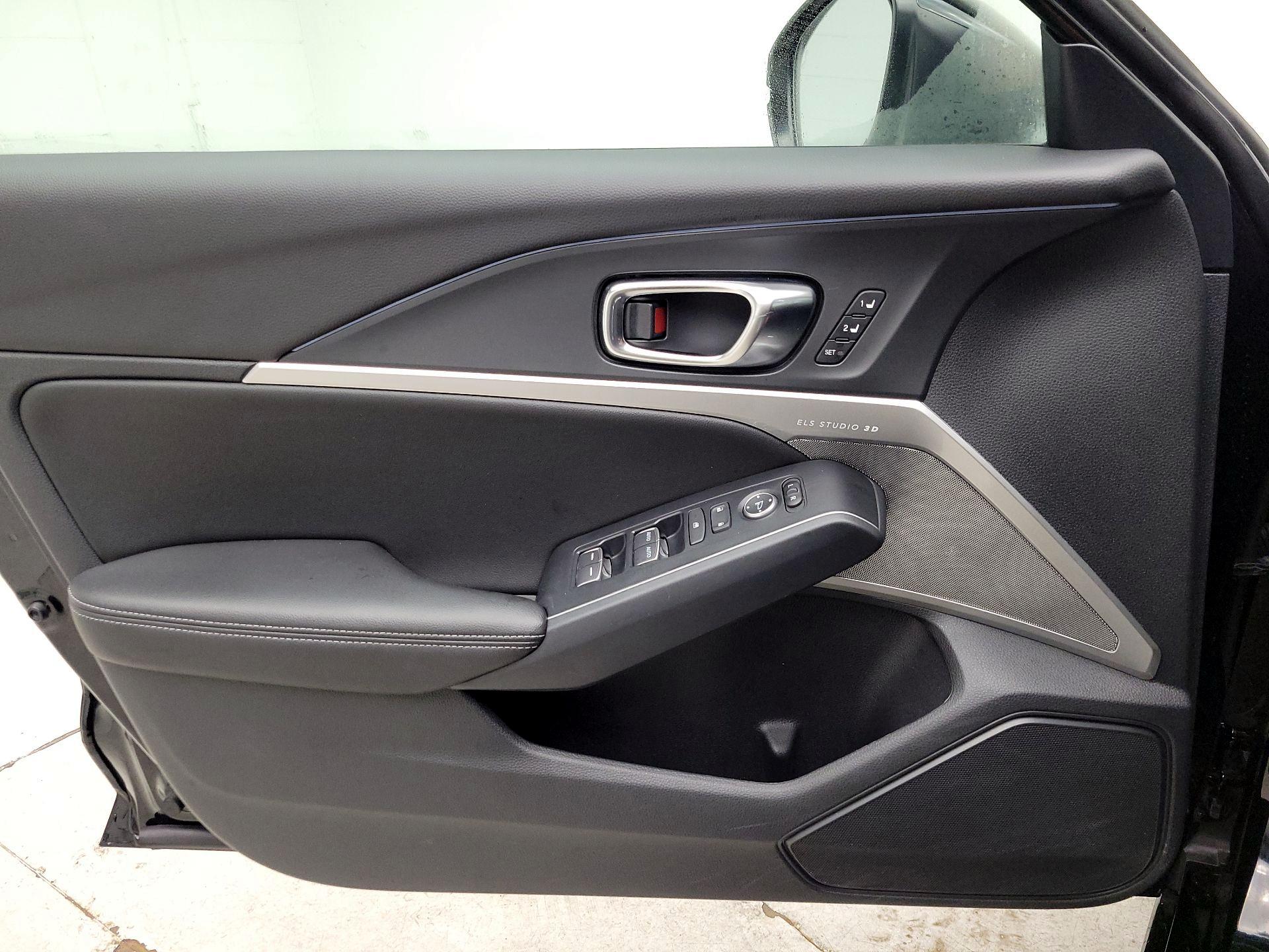 Thumbnail: 2025 Acura Integra - 12