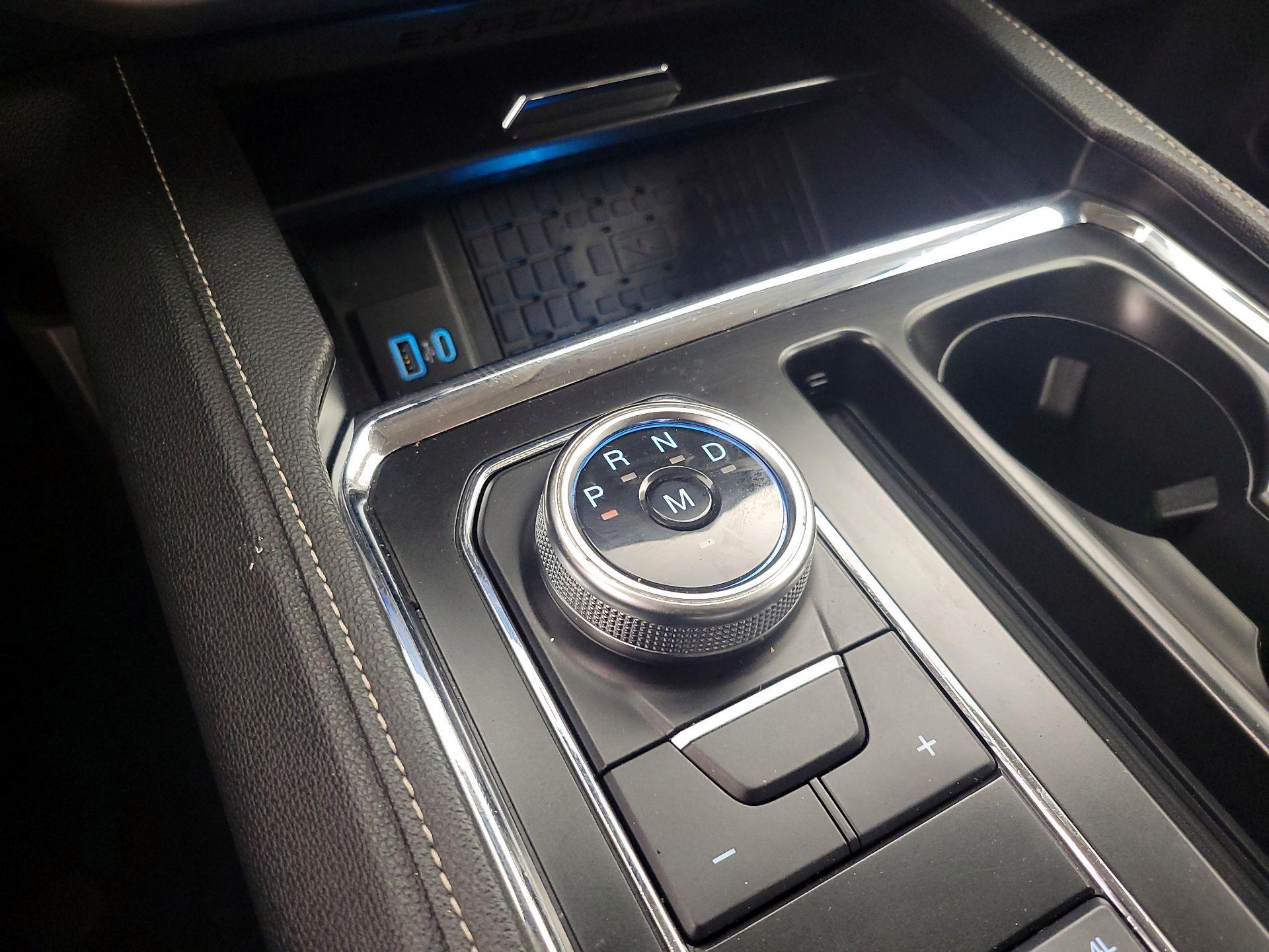 Thumbnail: 2022 Ford Expedition - 18