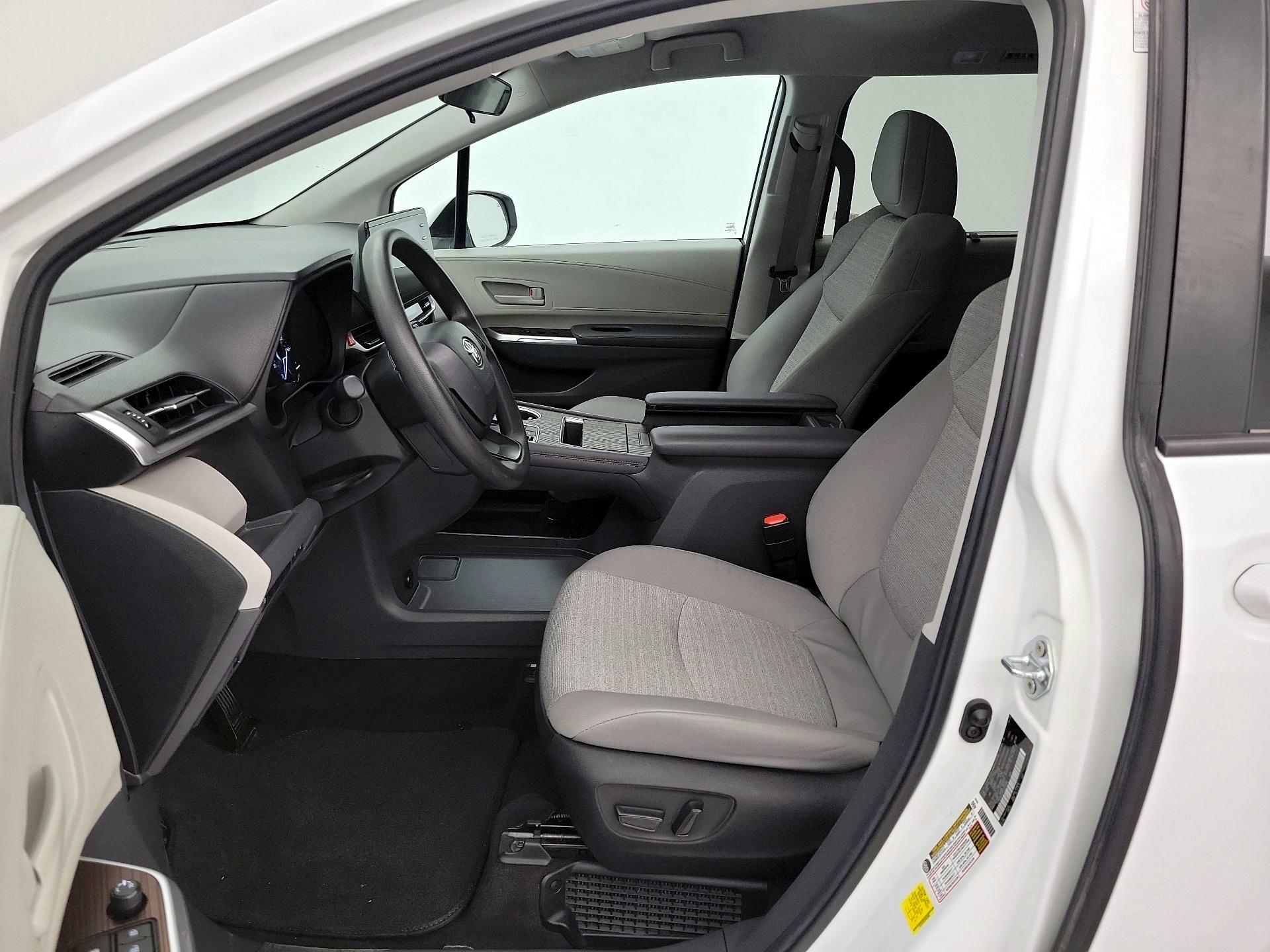 Thumbnail: 2024 Toyota Sienna - 11