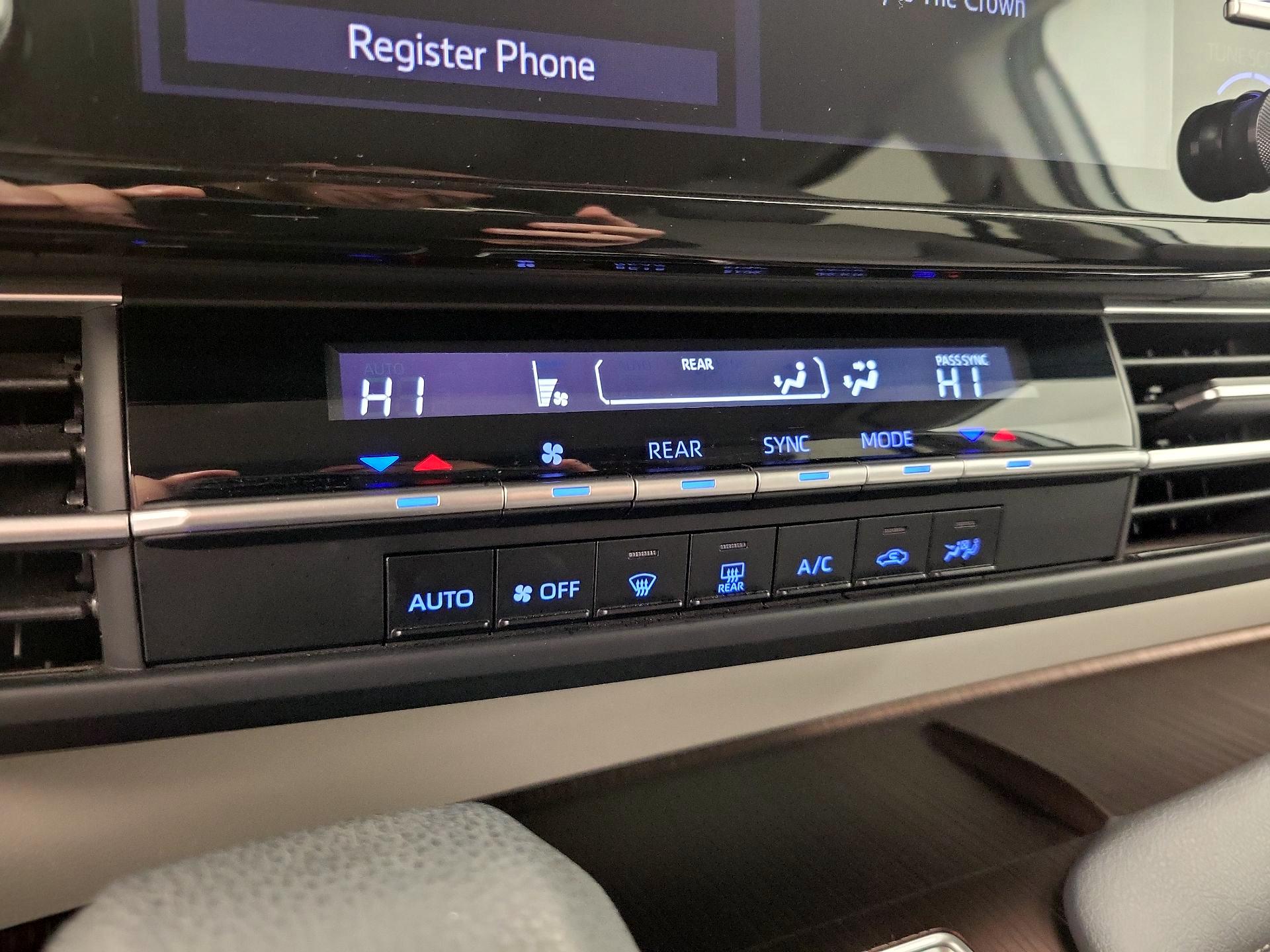 Thumbnail: 2024 Toyota Sienna - 16