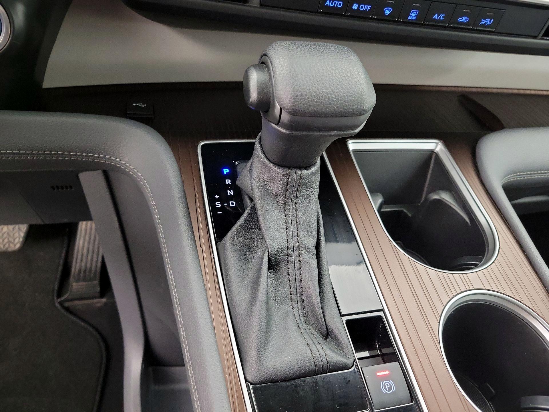 Thumbnail: 2024 Toyota Sienna - 17