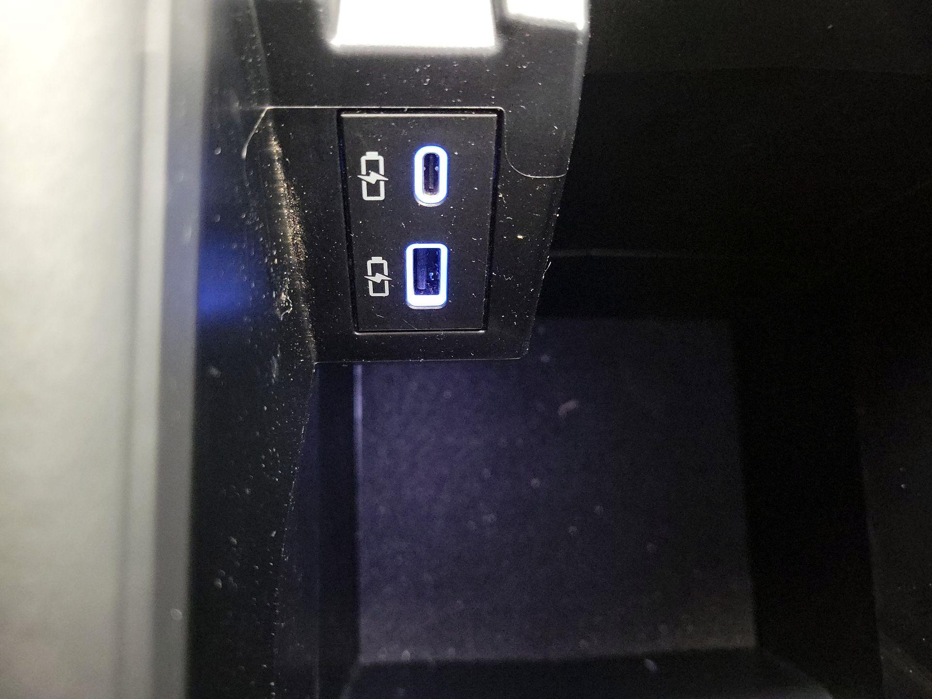 Thumbnail: 2024 Toyota Sienna - 18