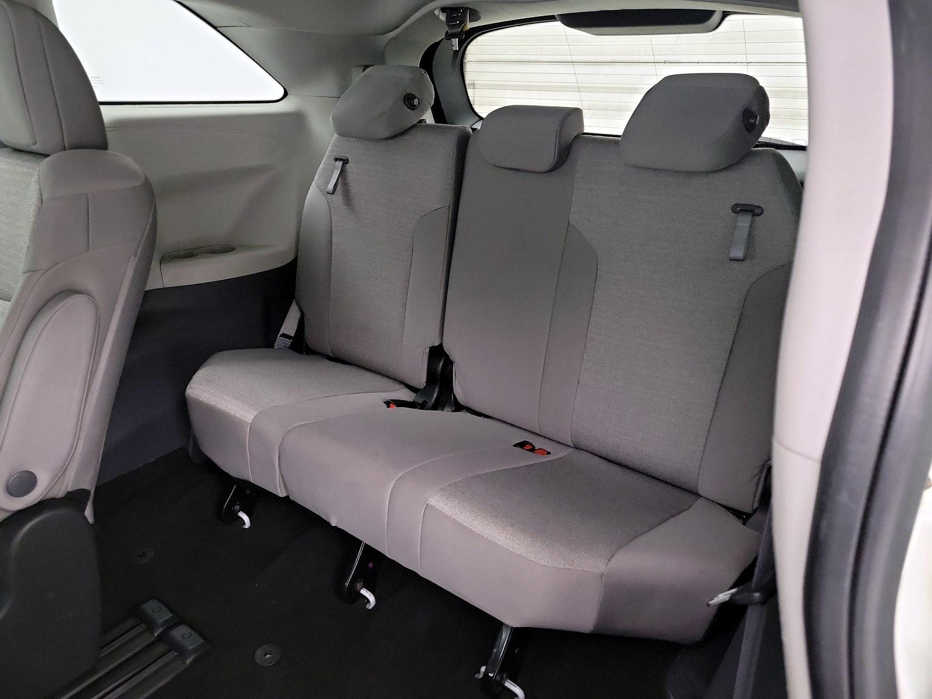 Thumbnail: 2024 Toyota Sienna - 20