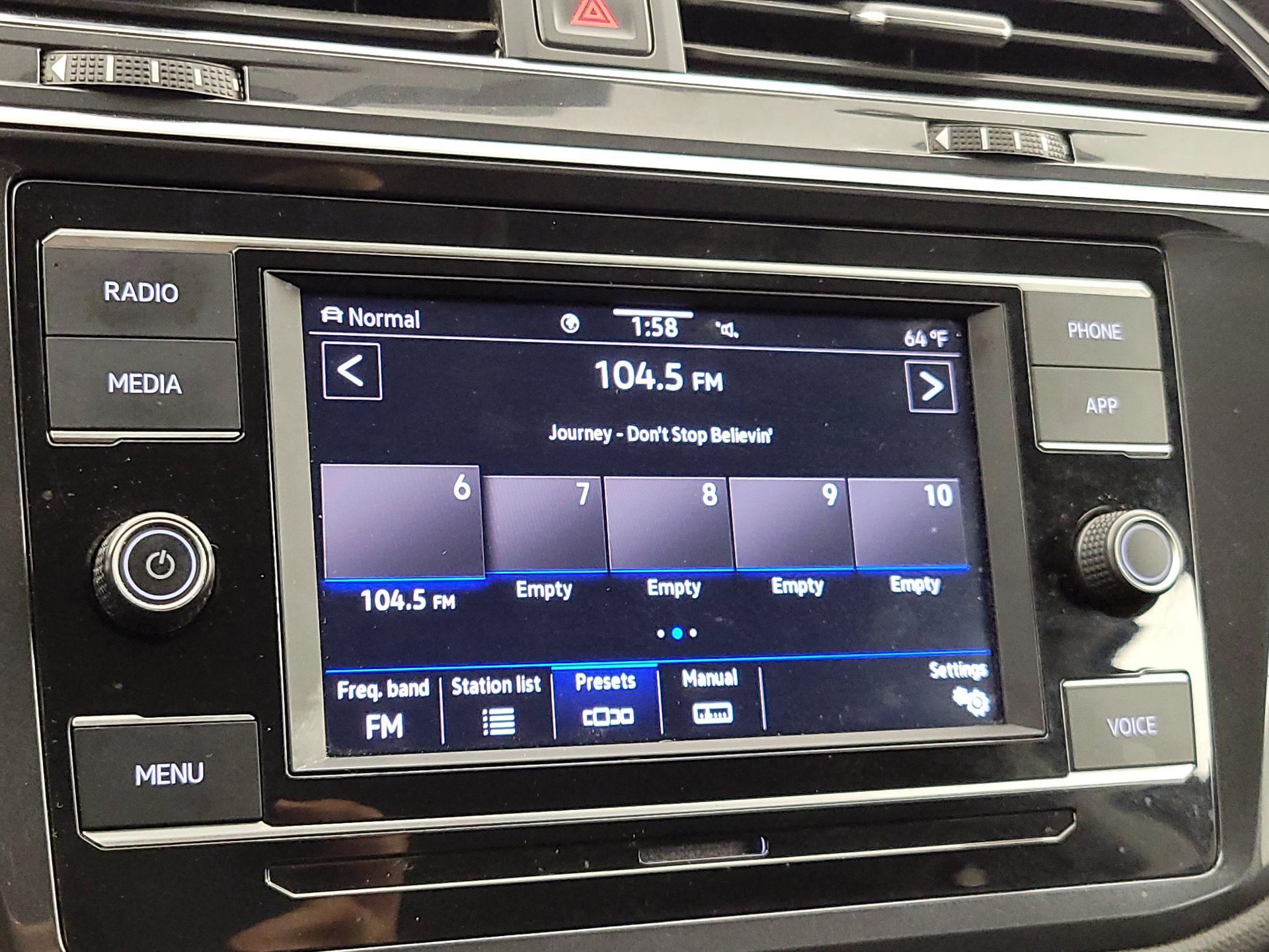 Thumbnail: 2022 Volkswagen Tiguan - 13