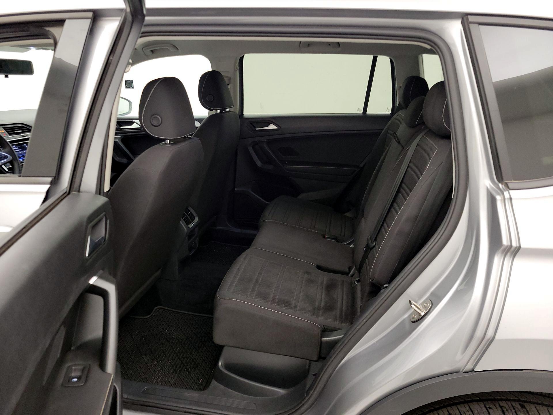 Thumbnail: 2022 Volkswagen Tiguan - 17