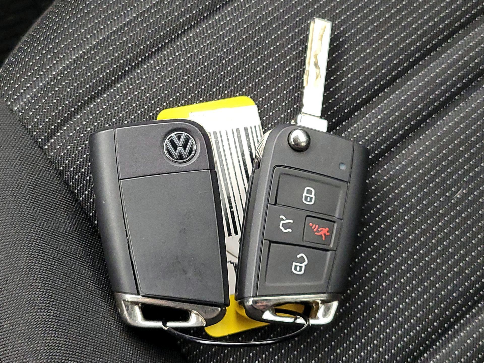 Thumbnail: 2022 Volkswagen Tiguan - 20