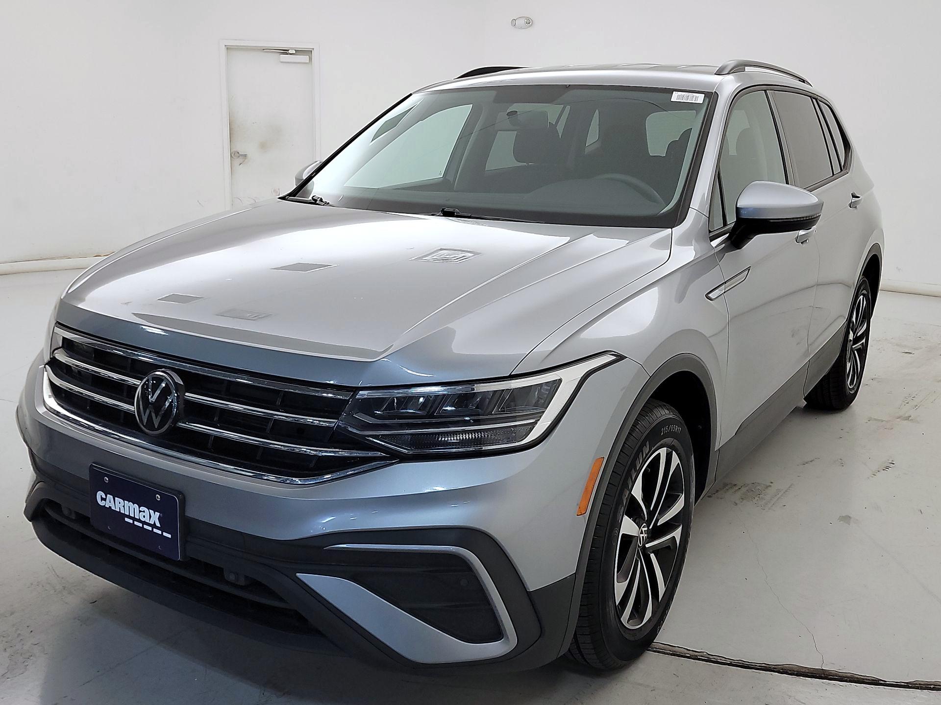 Thumbnail: 2022 Volkswagen Tiguan - 3